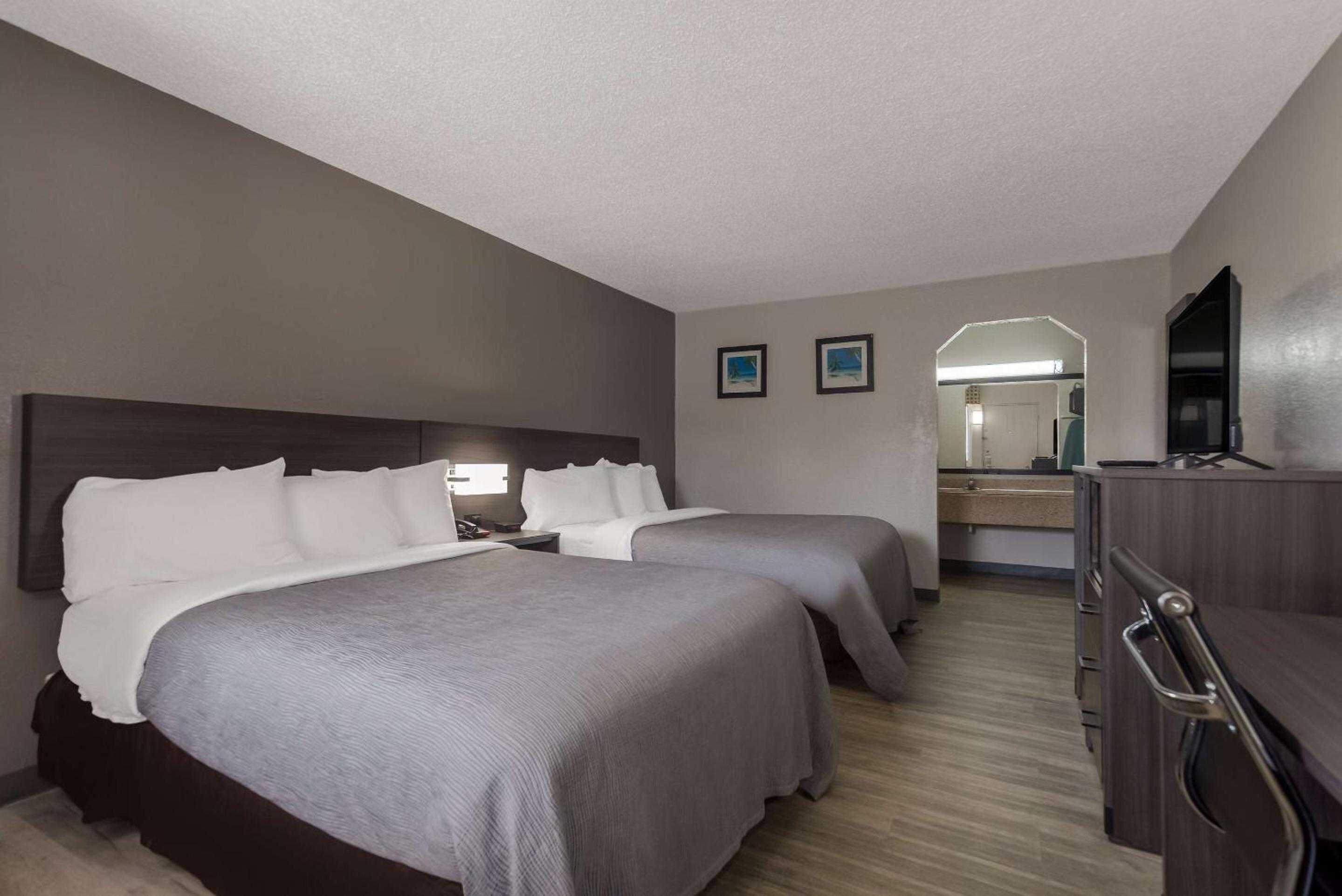 Double Room with Two Double Beds photo 1