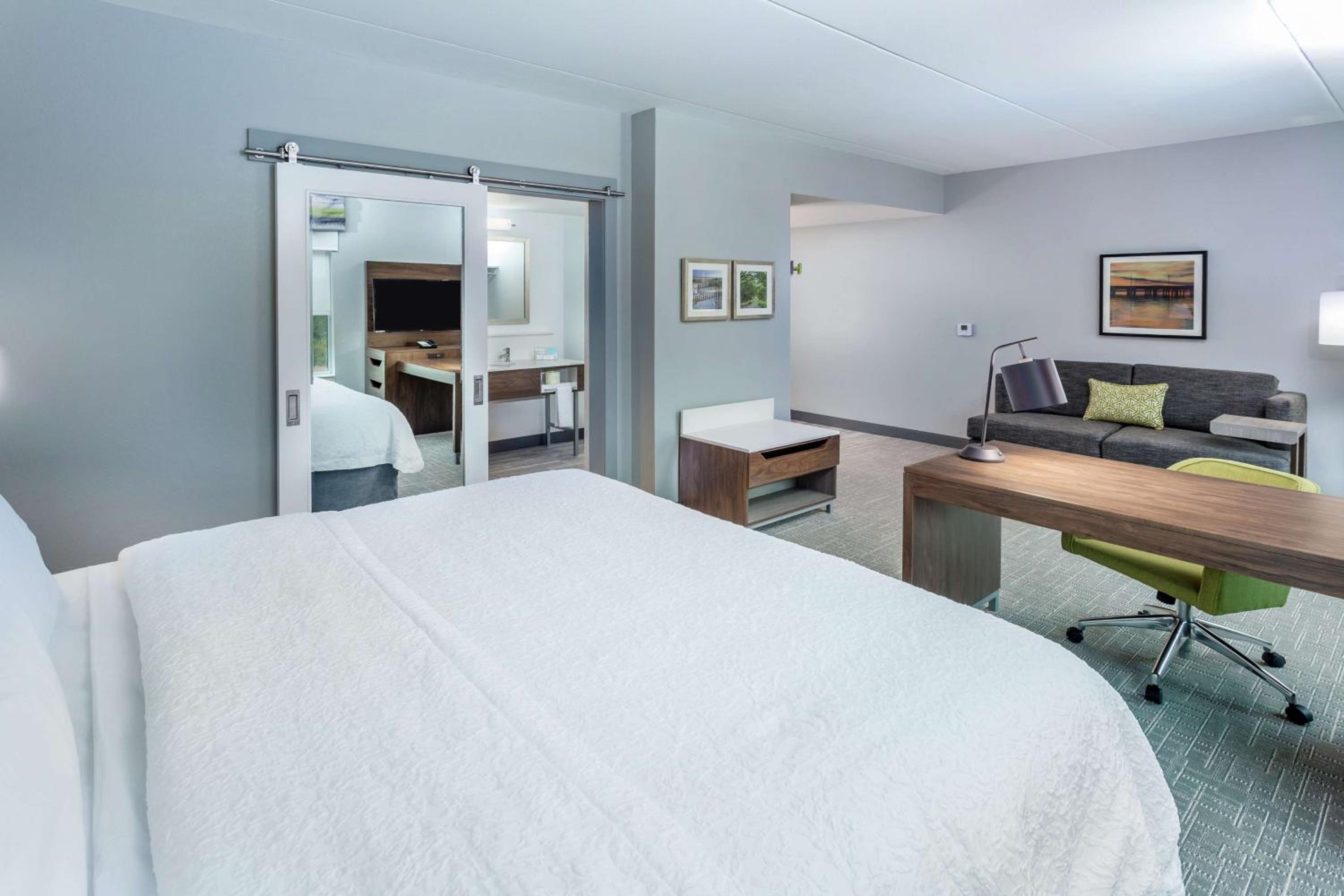 Executive King Suite - Non Smoking - Photo 2