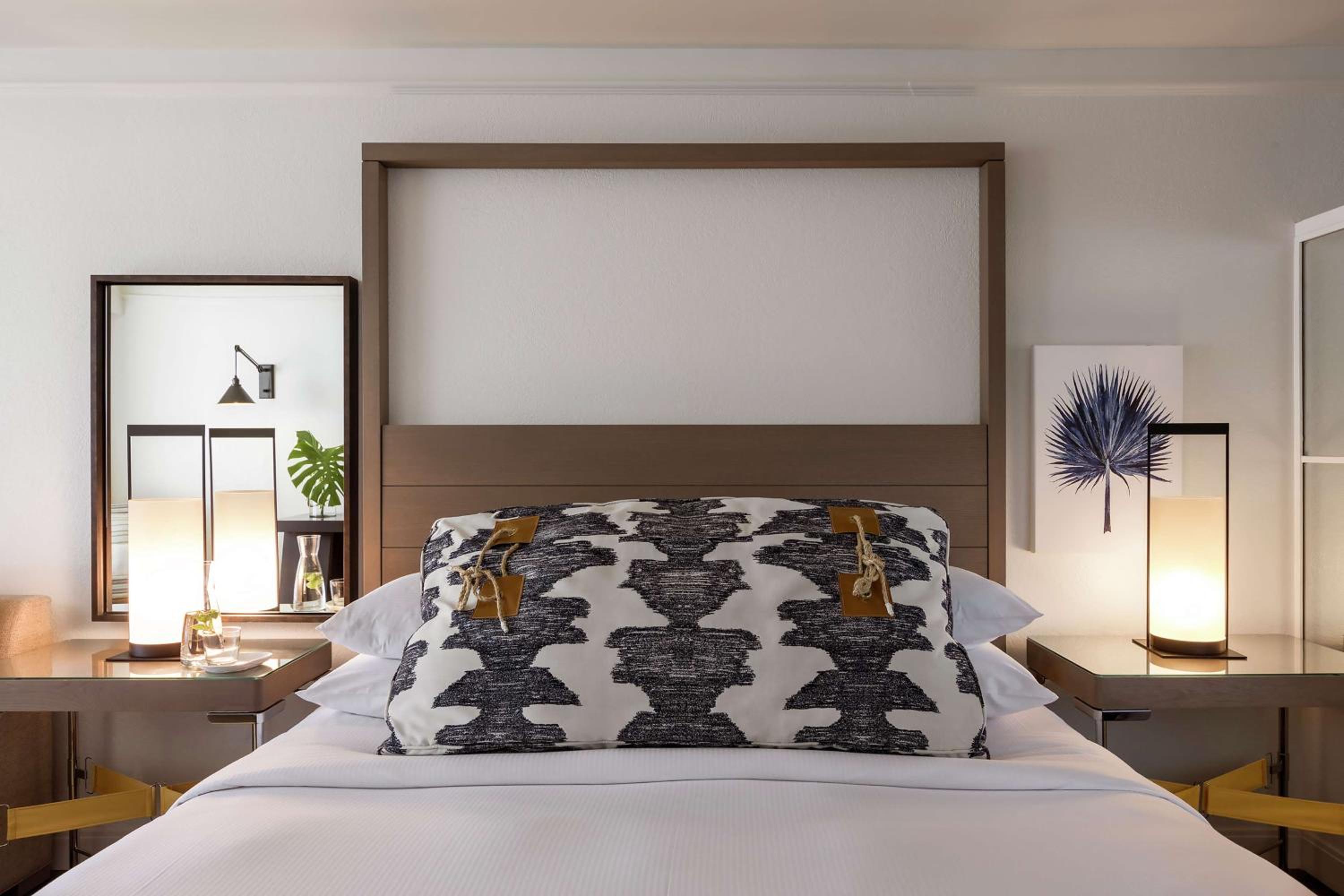 King Room with View - Photo 7