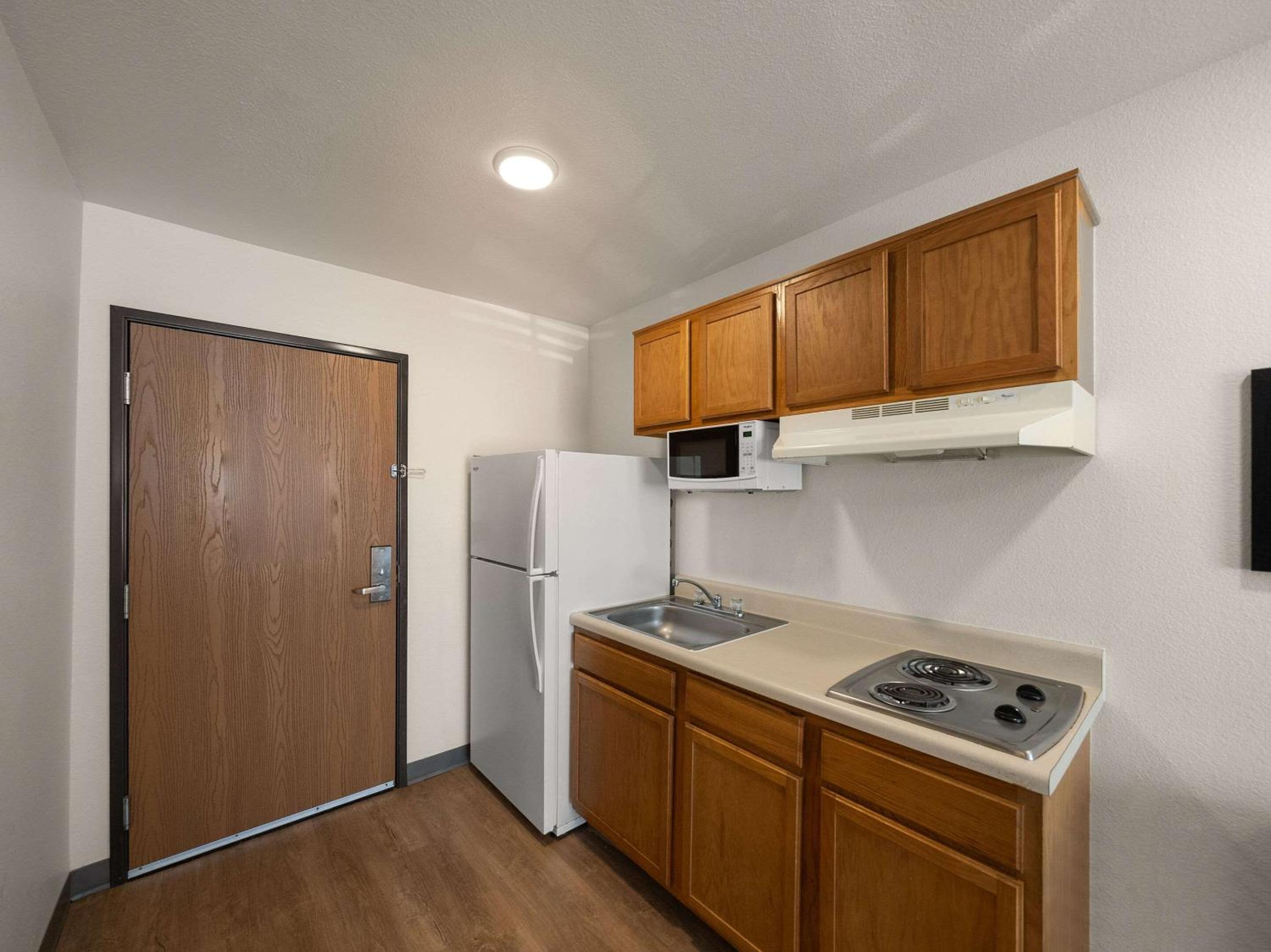 Standard Doube Room With Sofa Bed - Accessible/Non-Smoking photo 3