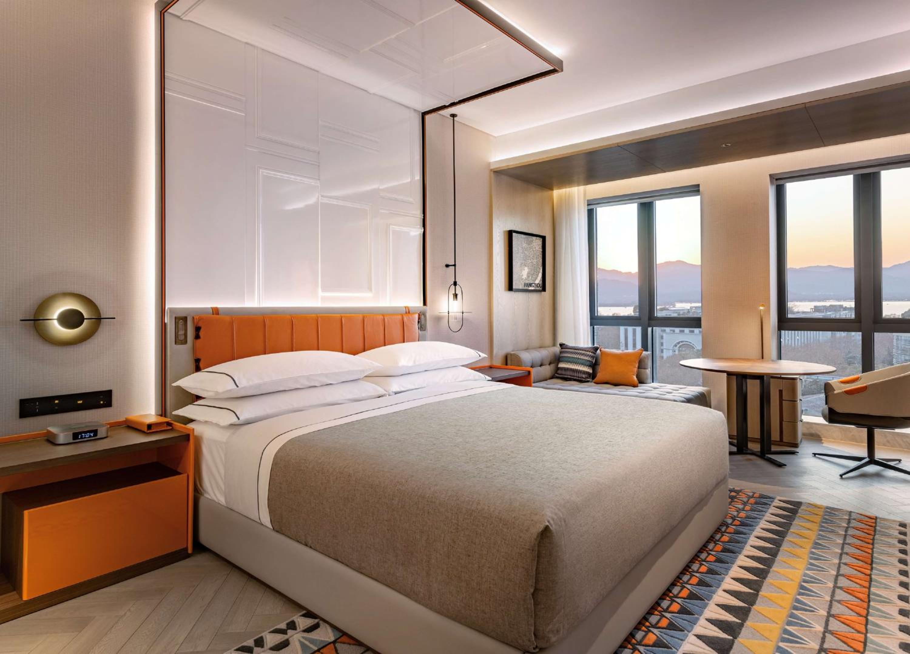 Deluxe King Room with Lake View