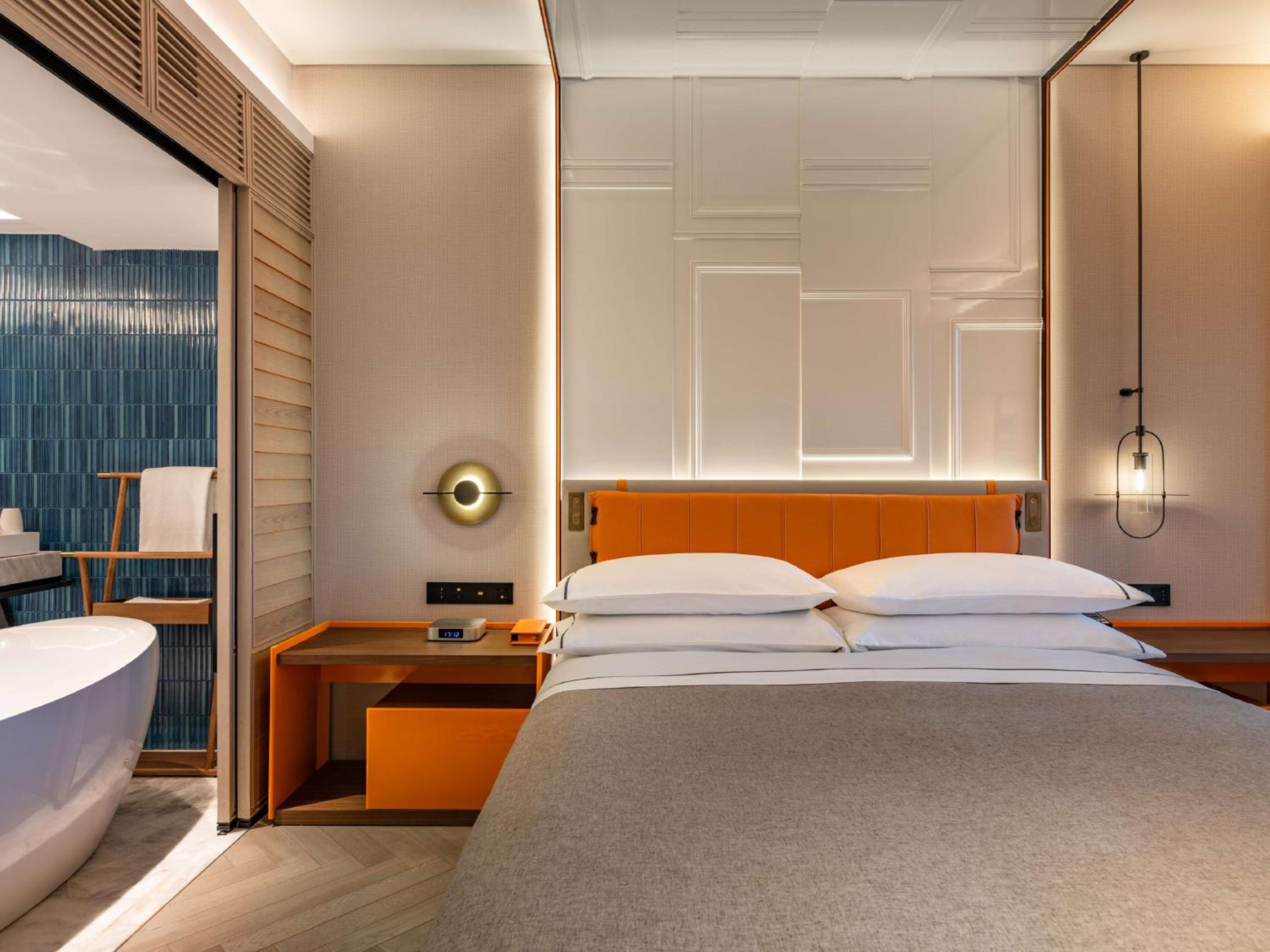 Deluxe Canopy Room with City View - Photo 2
