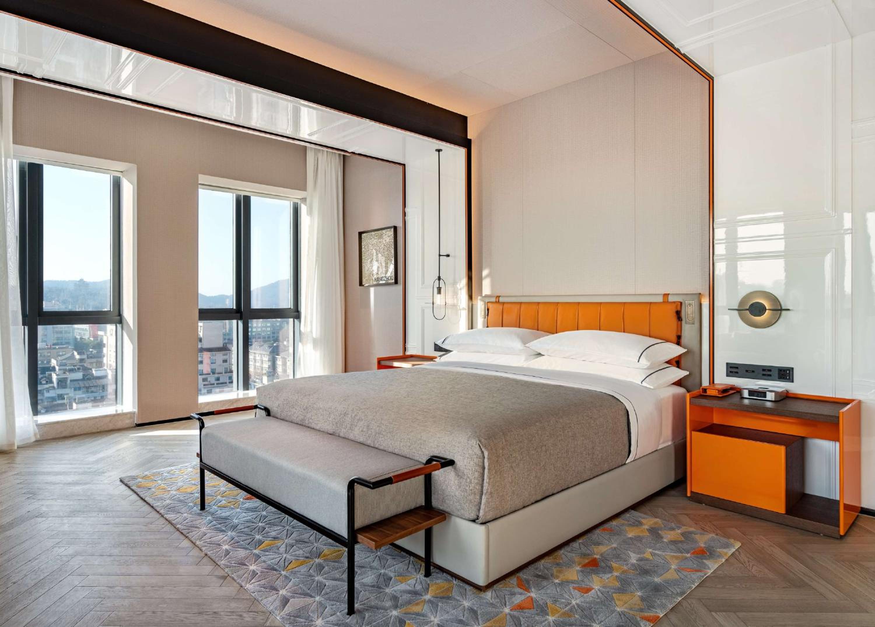 Premium King Room - Photo 3