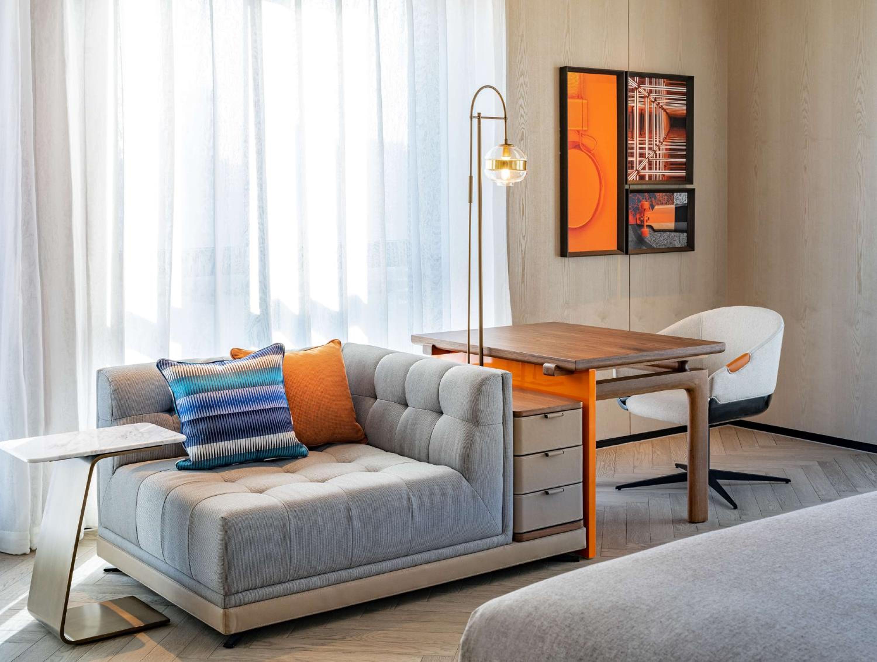 Premium King Room - Photo 4