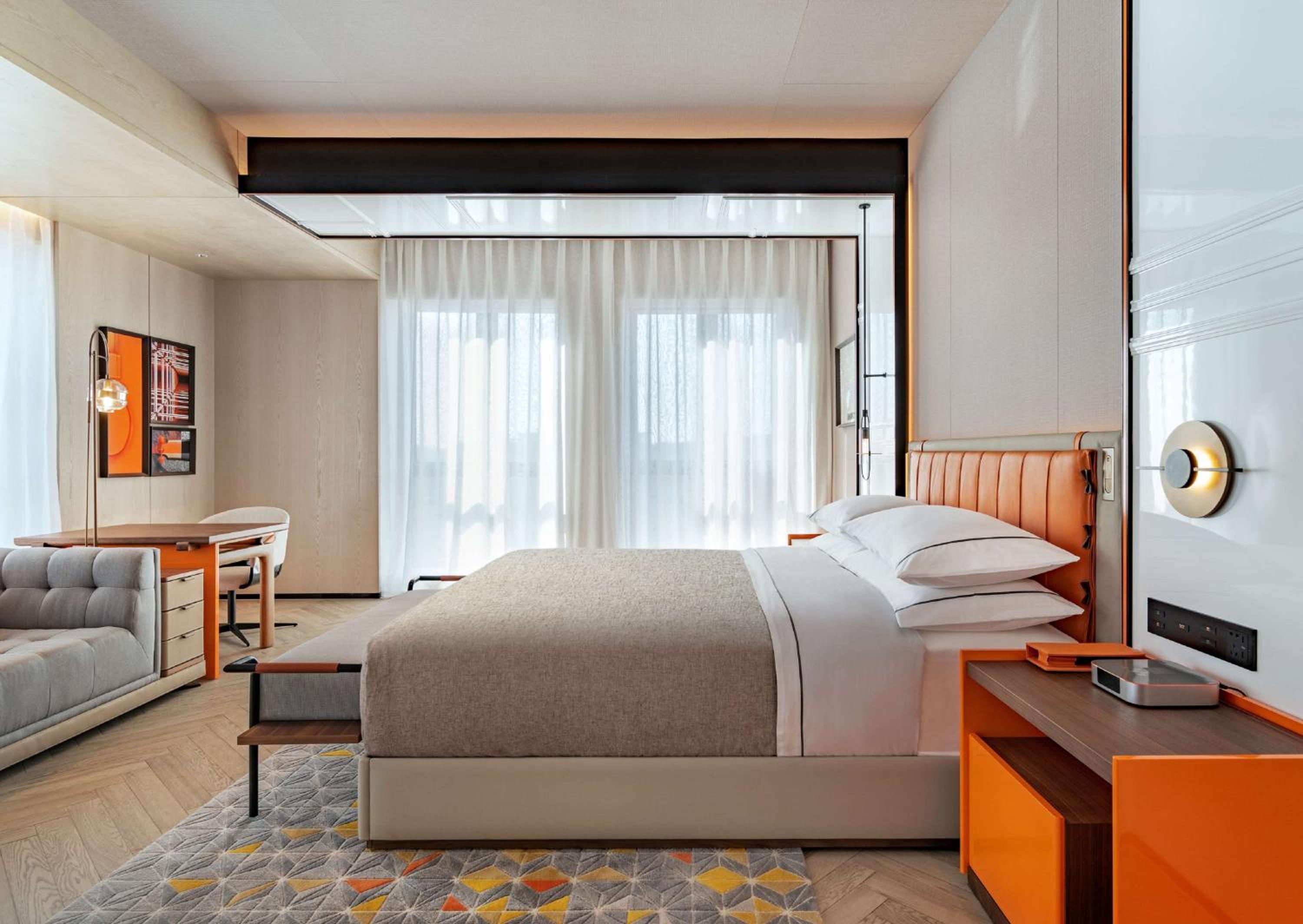 Premium King Room - Photo 5