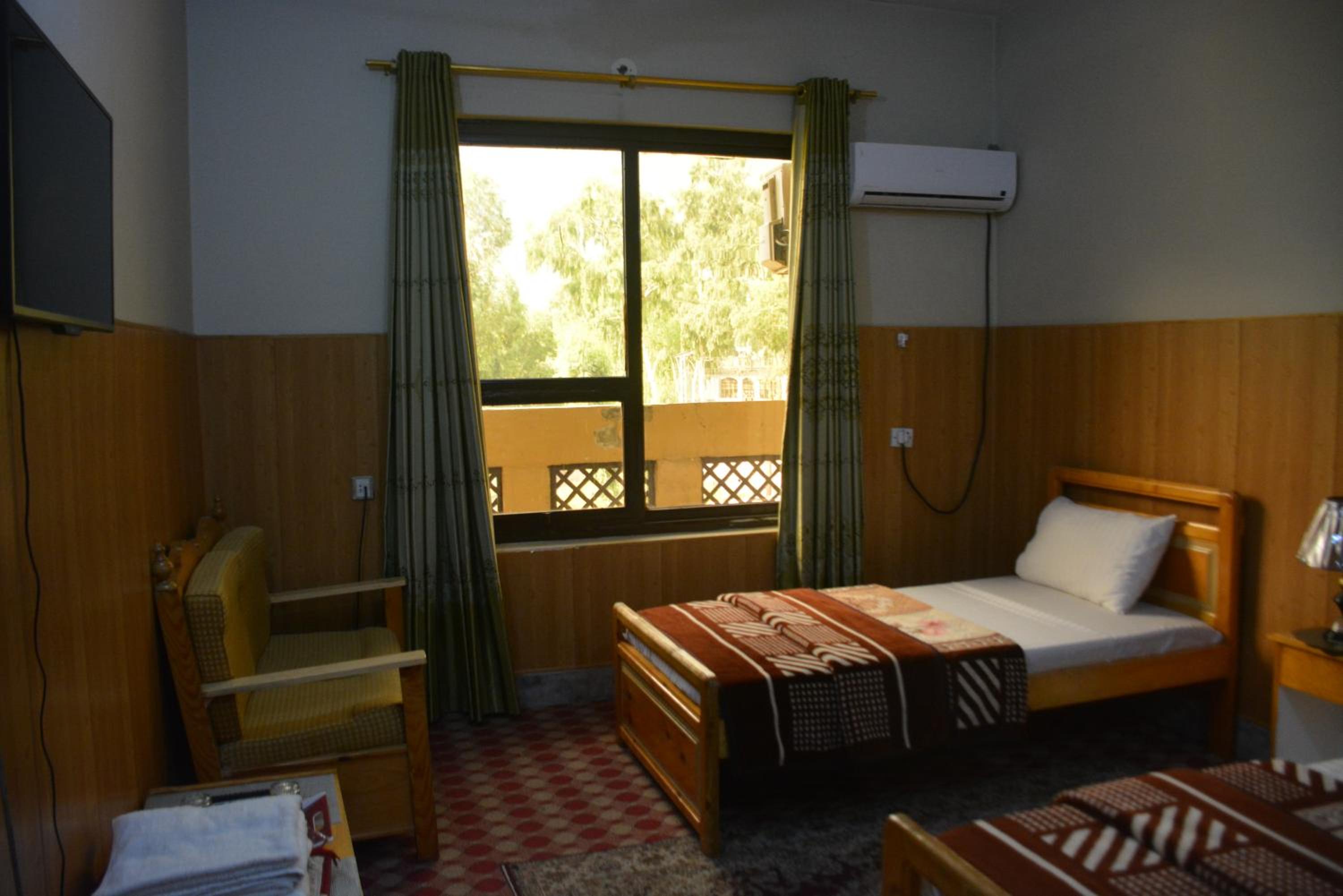 Deluxe Triple Room photo 3