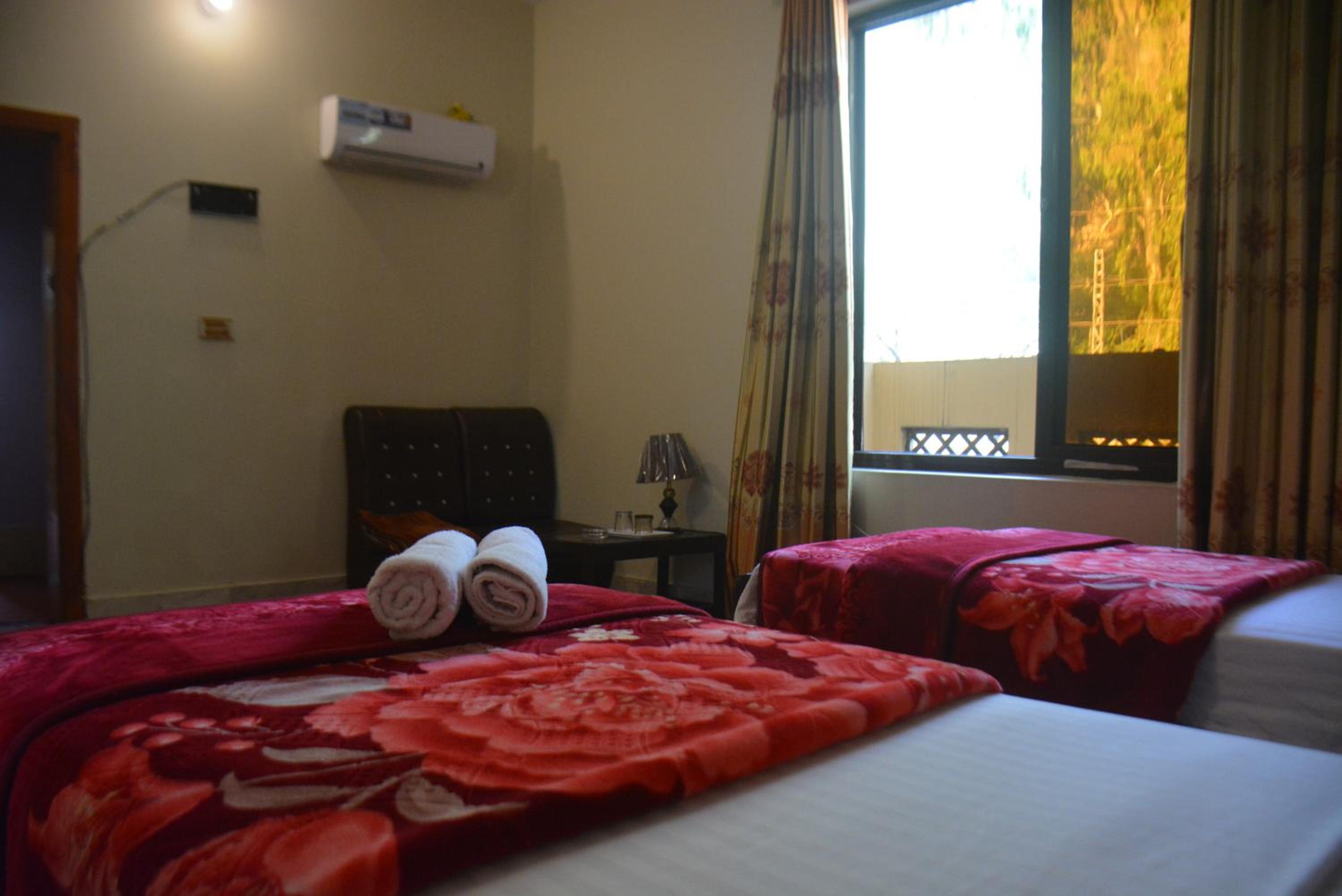 Deluxe Twin Room photo 3