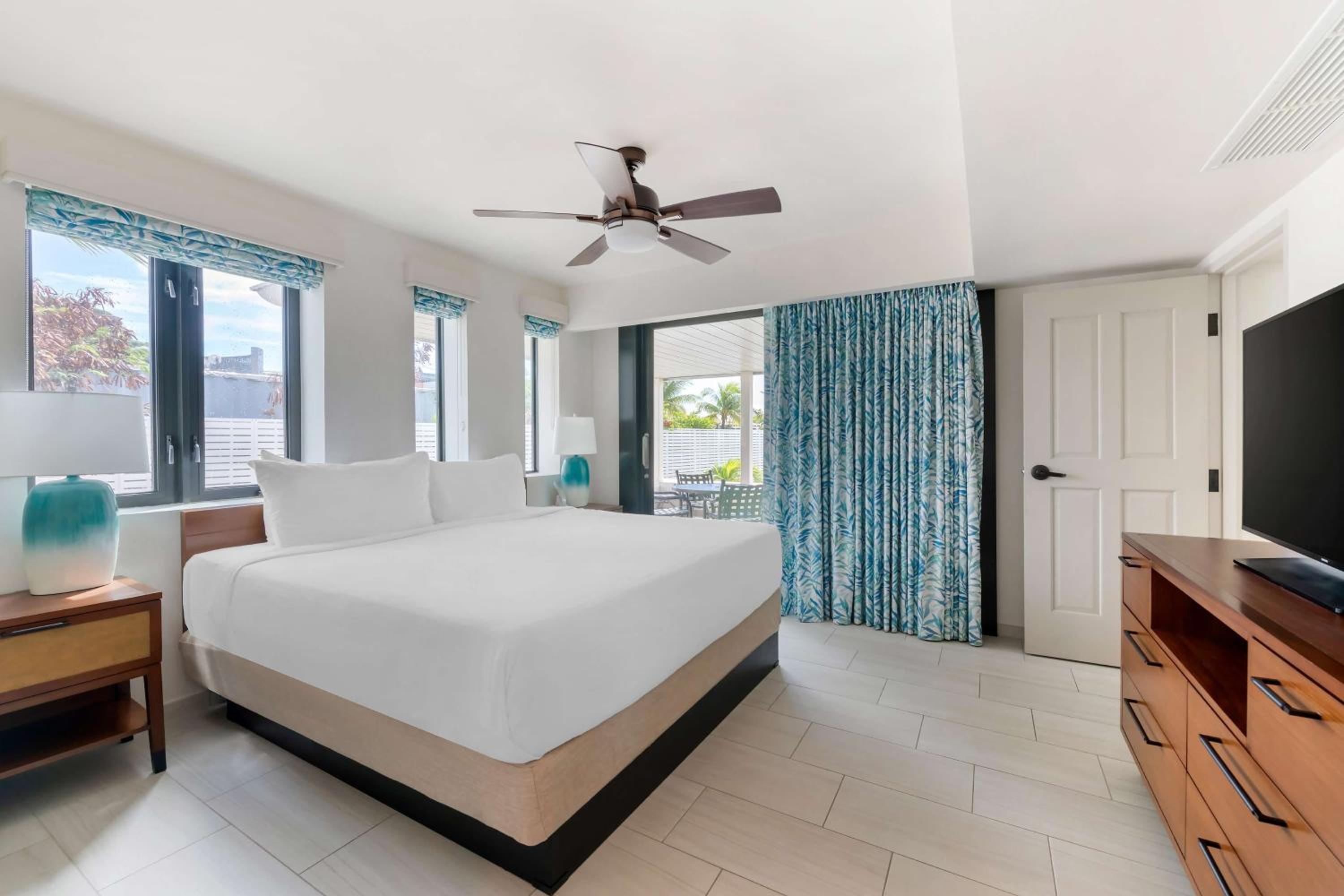 Three-Bedroom King Room with Ocean View