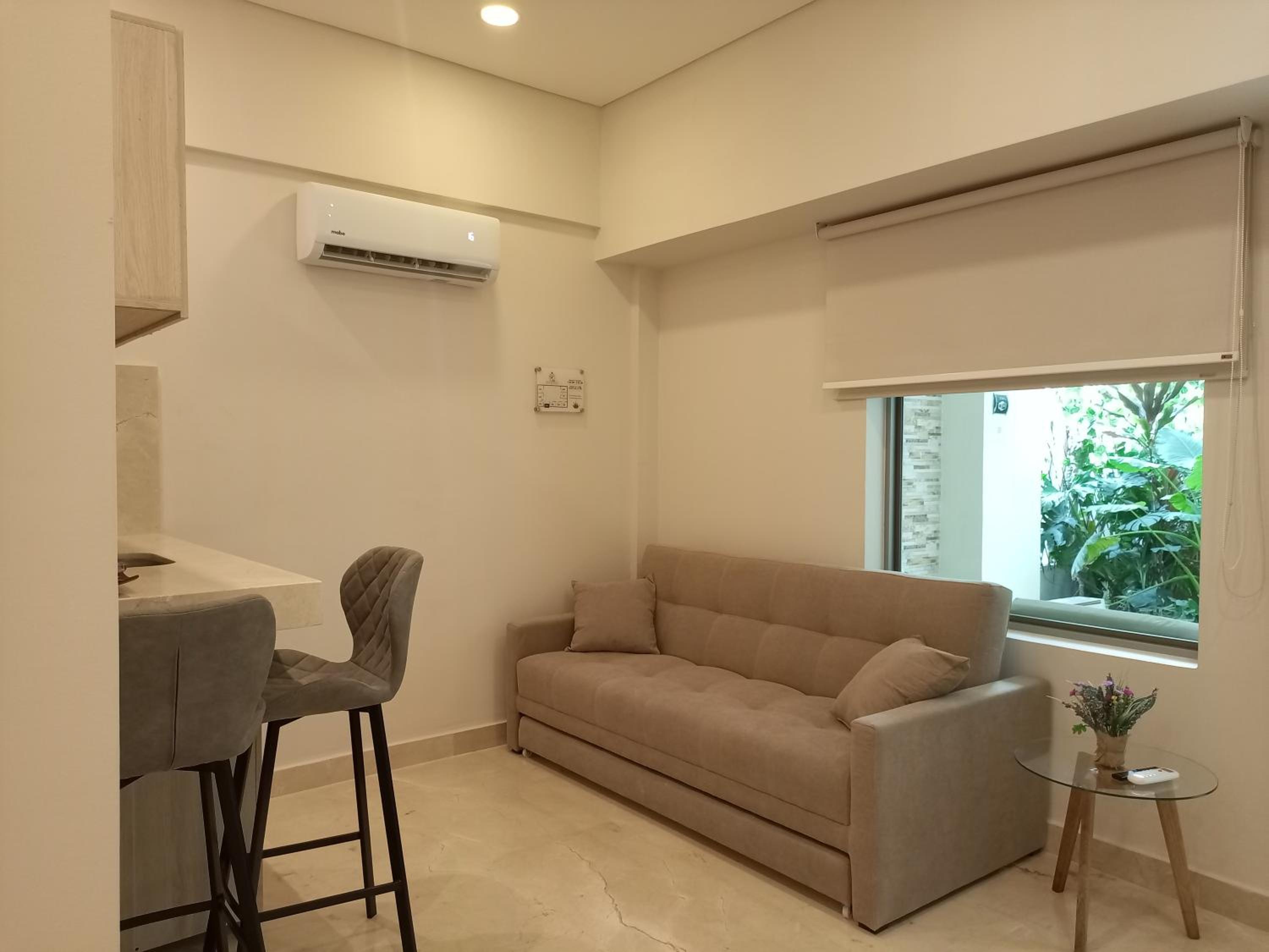 Suite with Balcony - Photo 7
