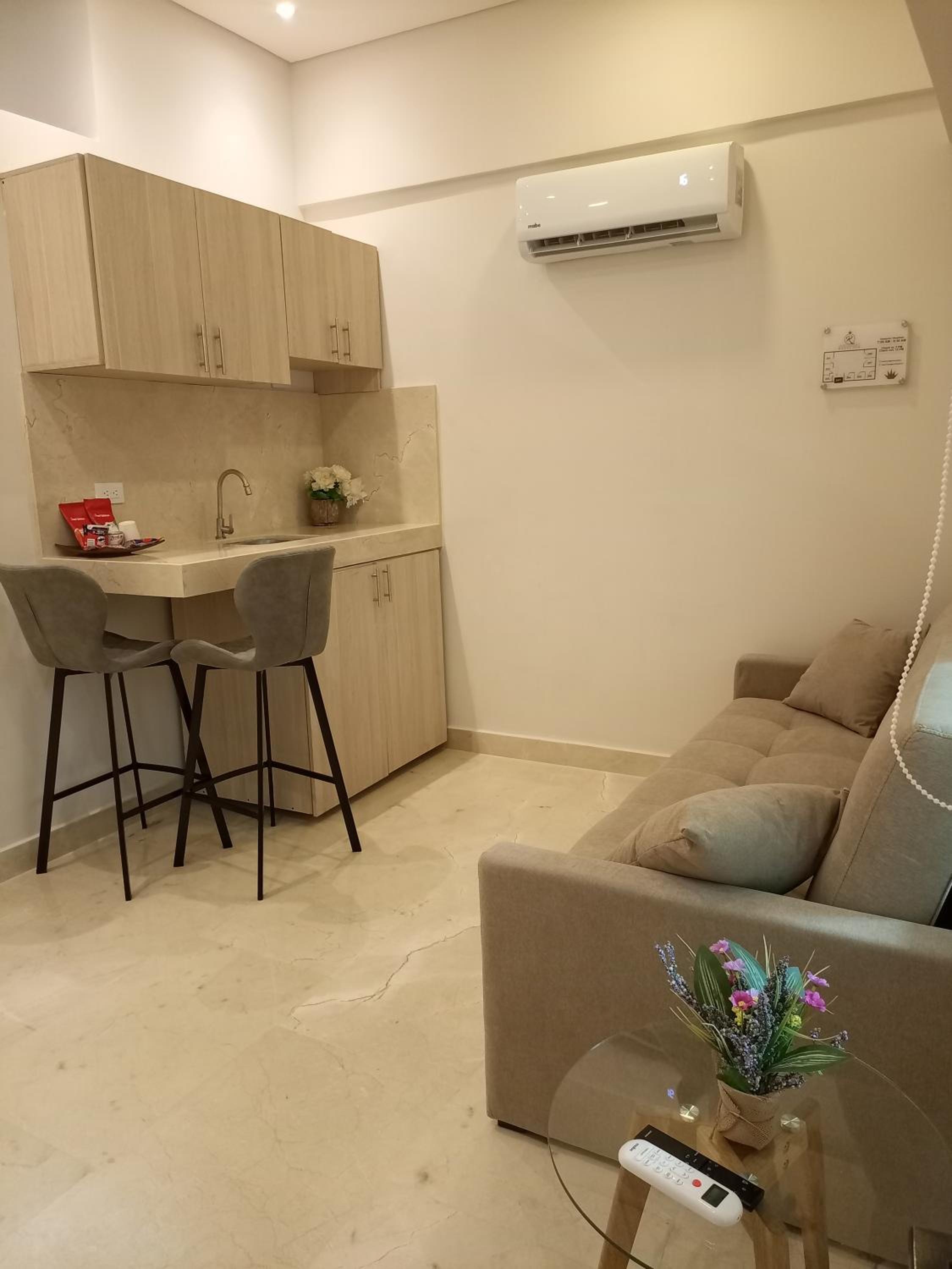 Suite with Balcony - Photo 5
