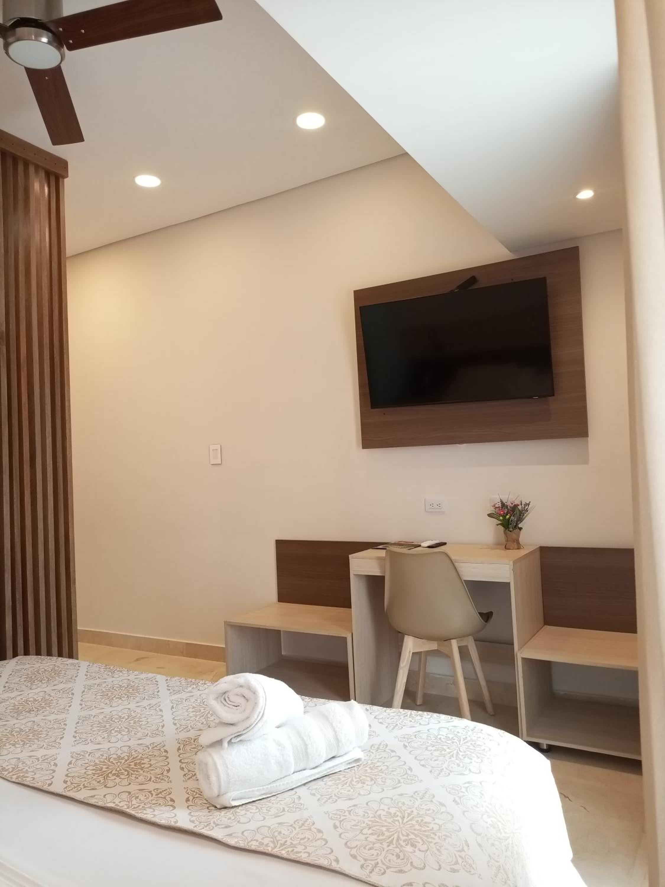 Suite with Balcony - Photo 2