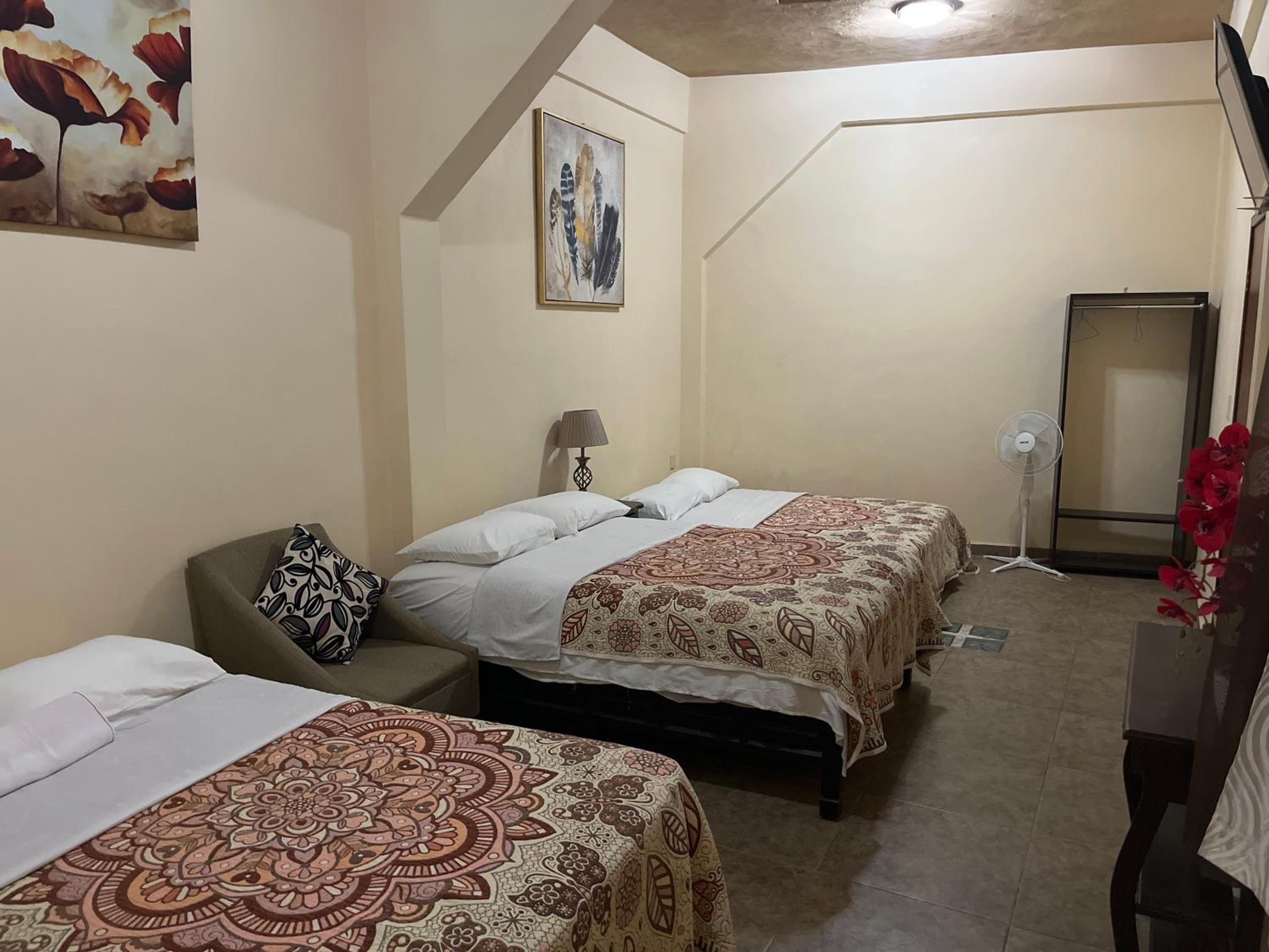 Basic Triple Room photo 1