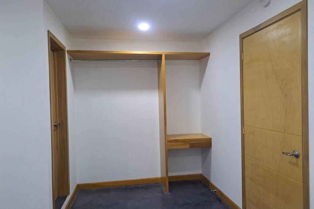 One-Bedroom Apartment photo 3