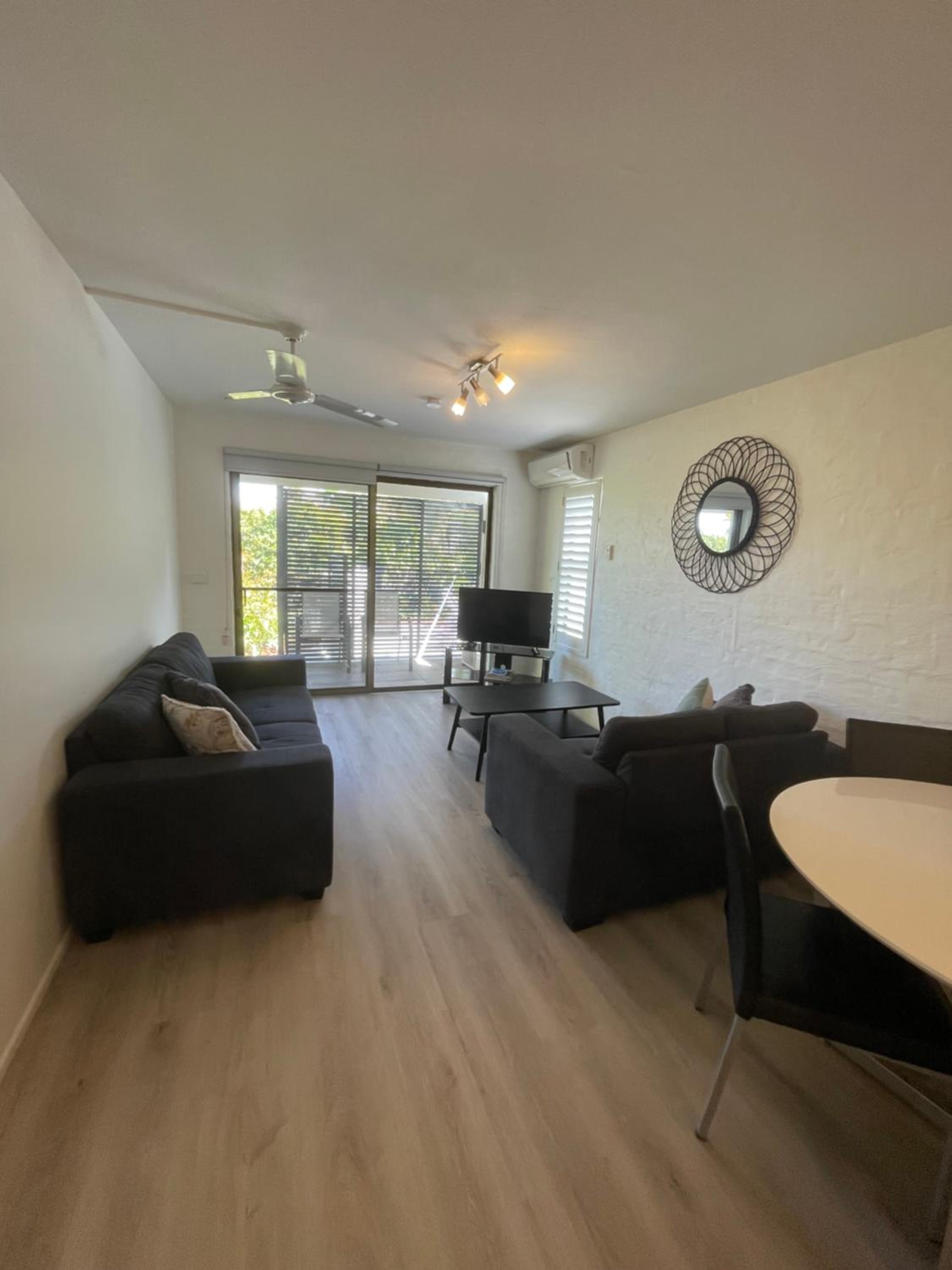 One-Bedroom Apartment with Garden View photo 2