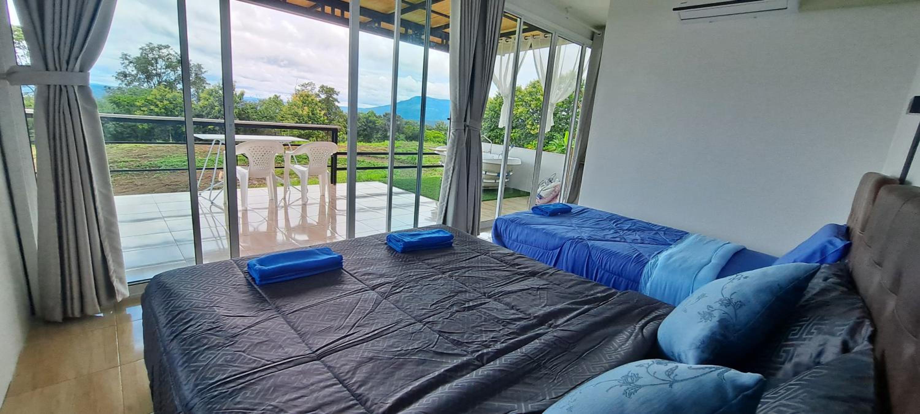 Triple Room with Bath - Photo 10