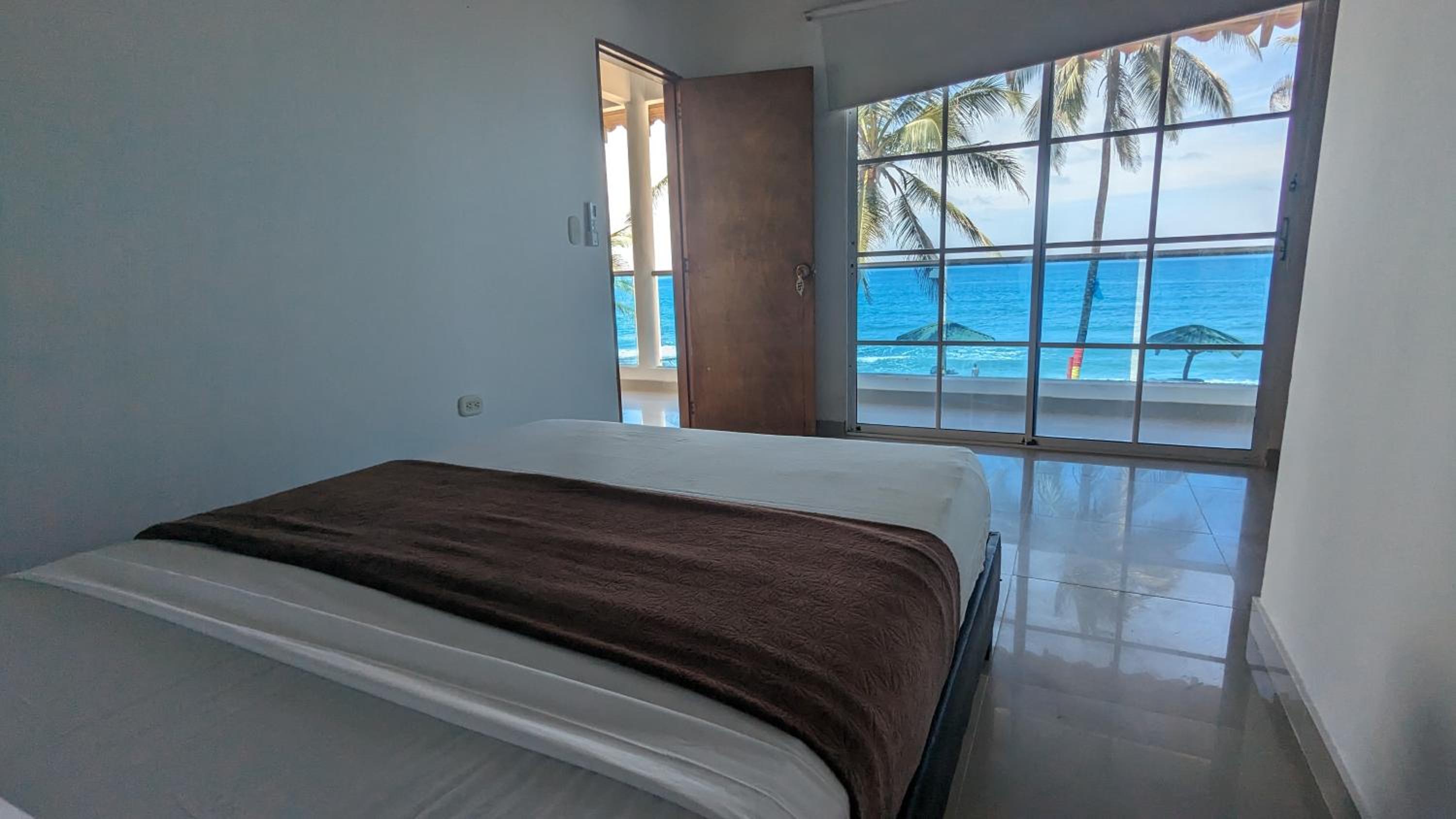Deluxe Double Room With Sea View photo 3