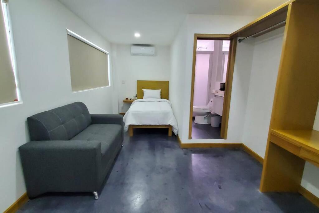 One-Bedroom Apartment photo 1