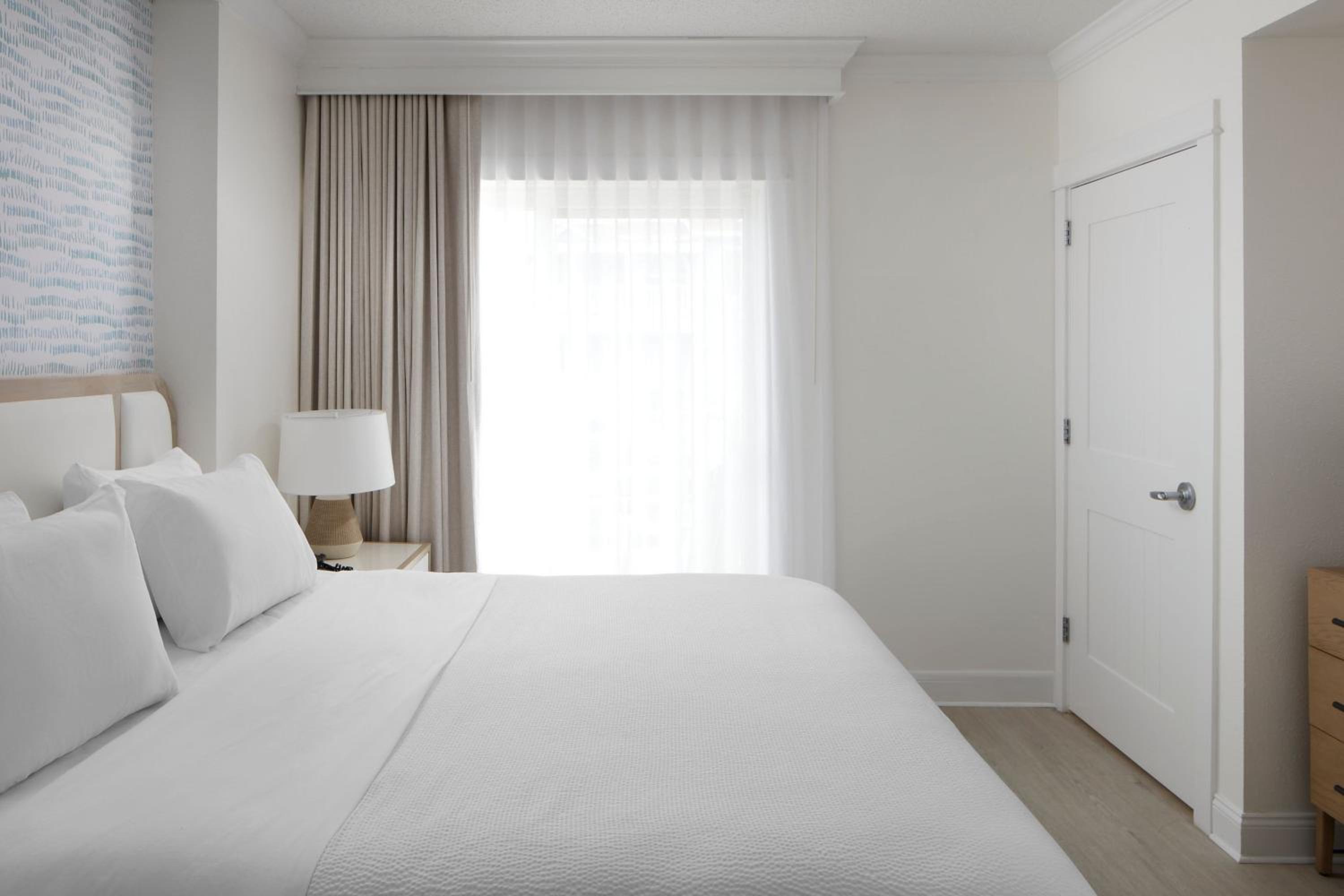 Studio Suite, Studio, 1 King, Sofa bed, City view, Balcony