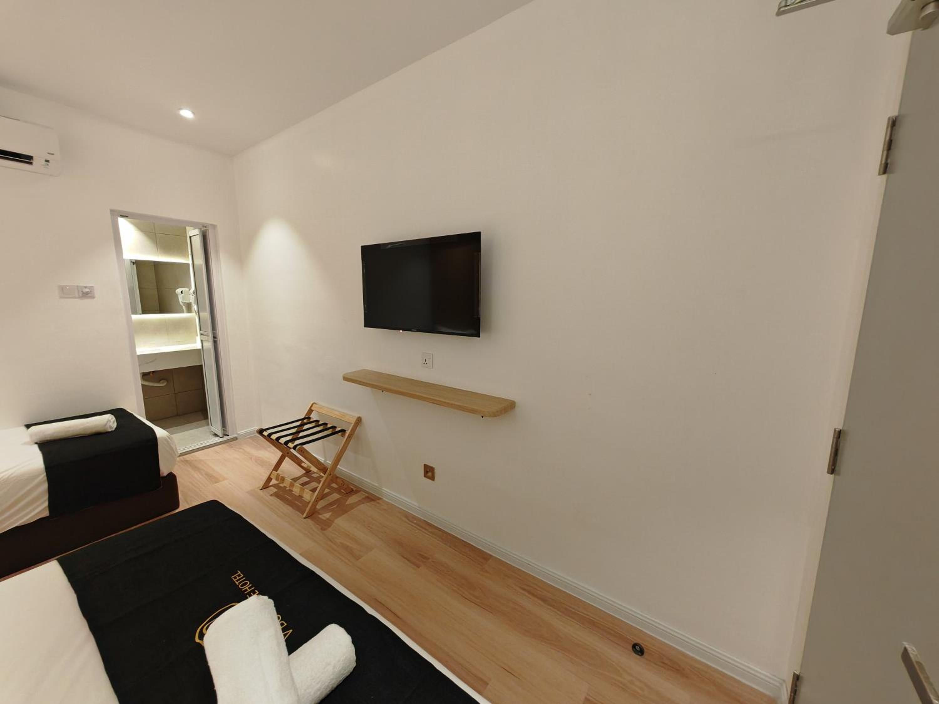 Deluxe Family Room - Photo 10