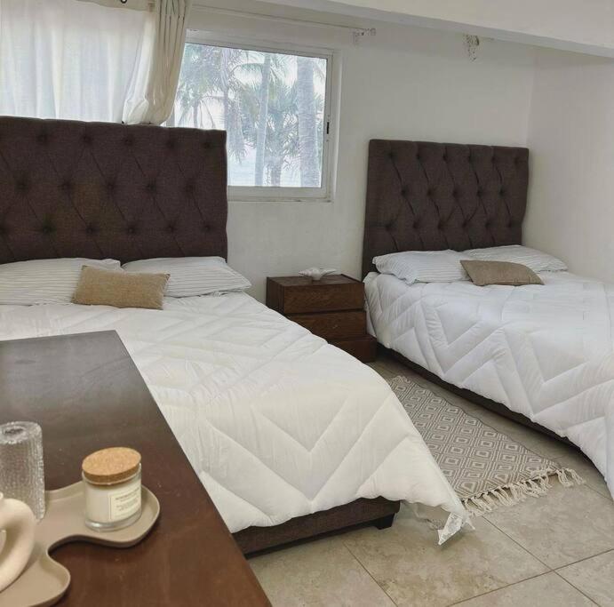 Five-Bedroom House photo 2