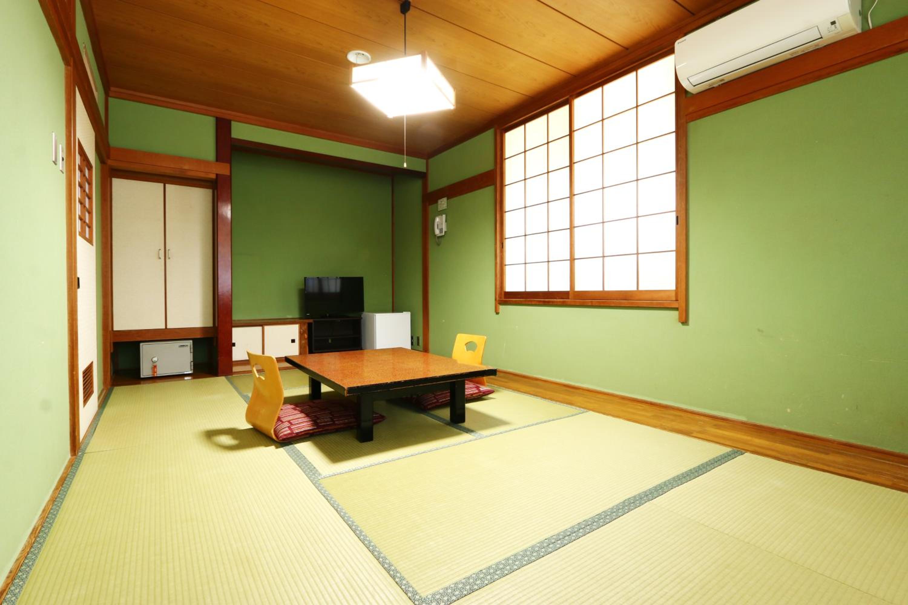 Japanese-Style Room