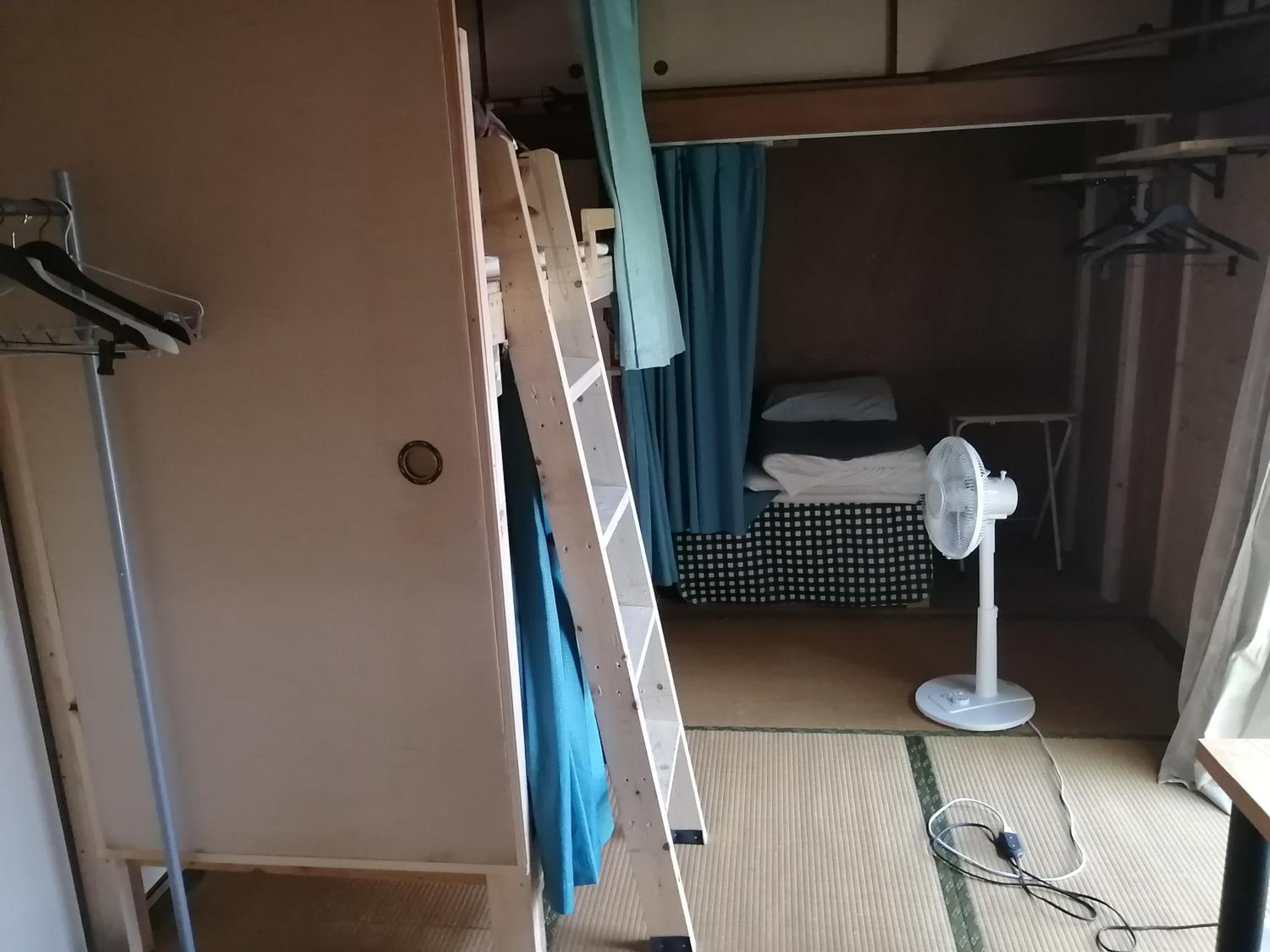 Single Bed In Dormitory Room photo 1