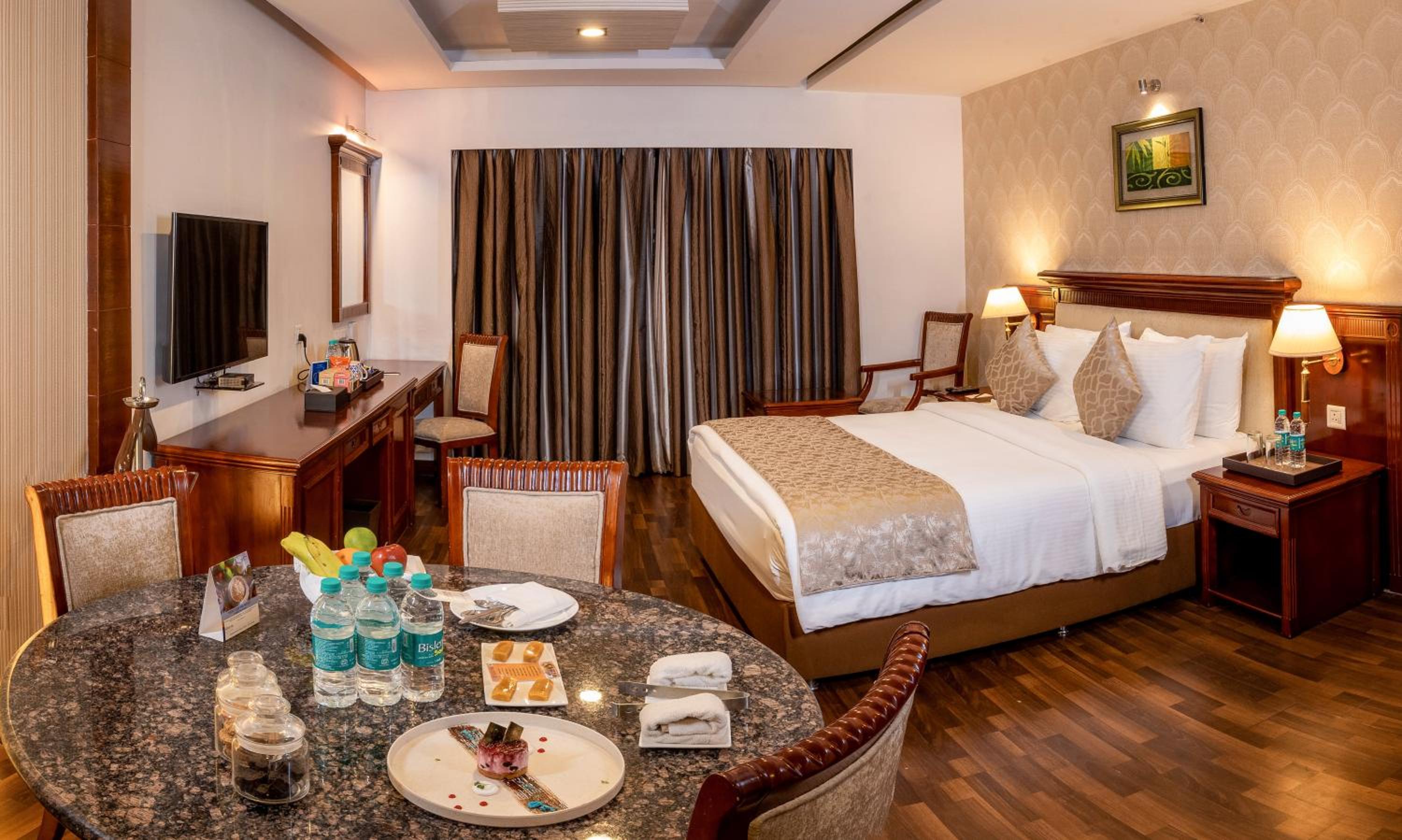 Executive Suite - Photo 3