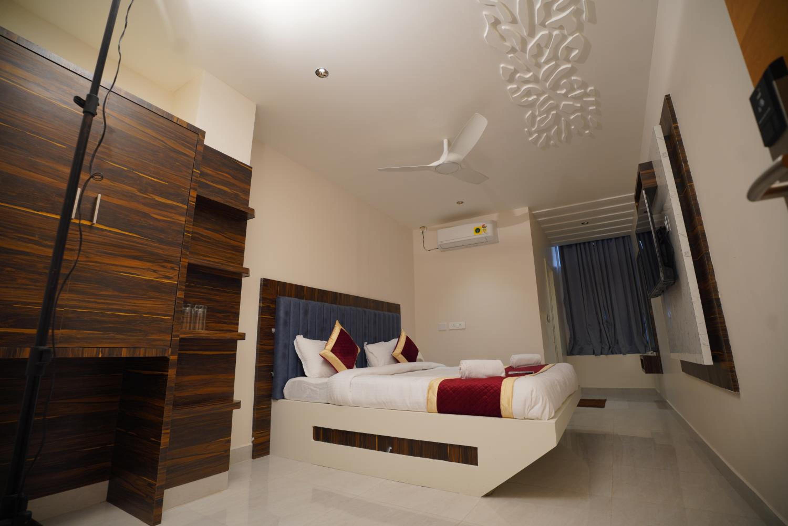 Deluxe Double Room photo 2