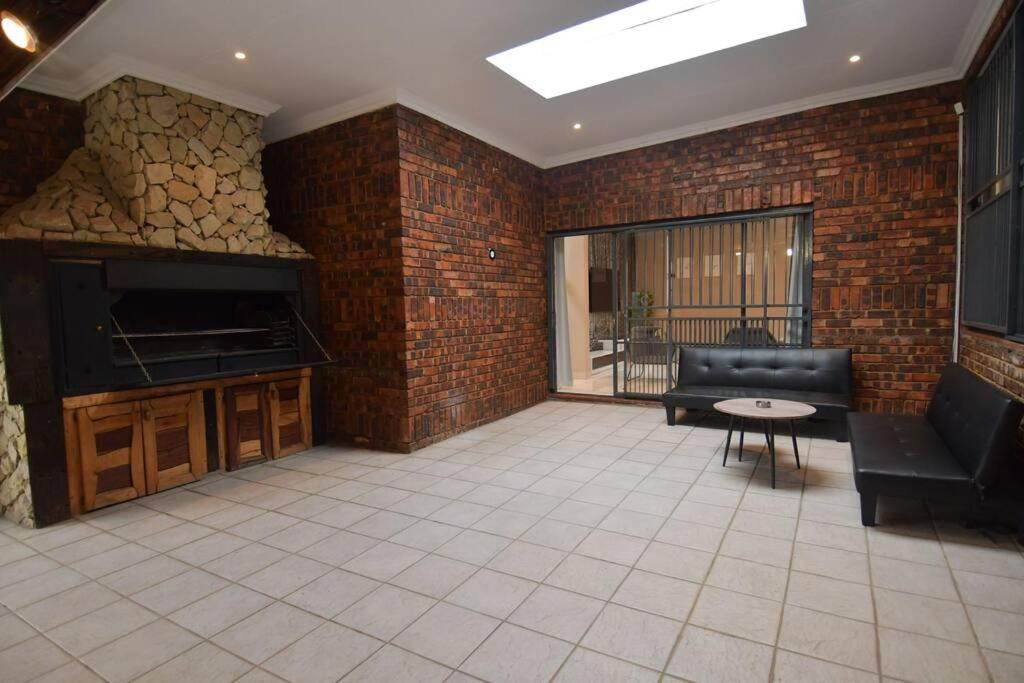 Villa photo 2