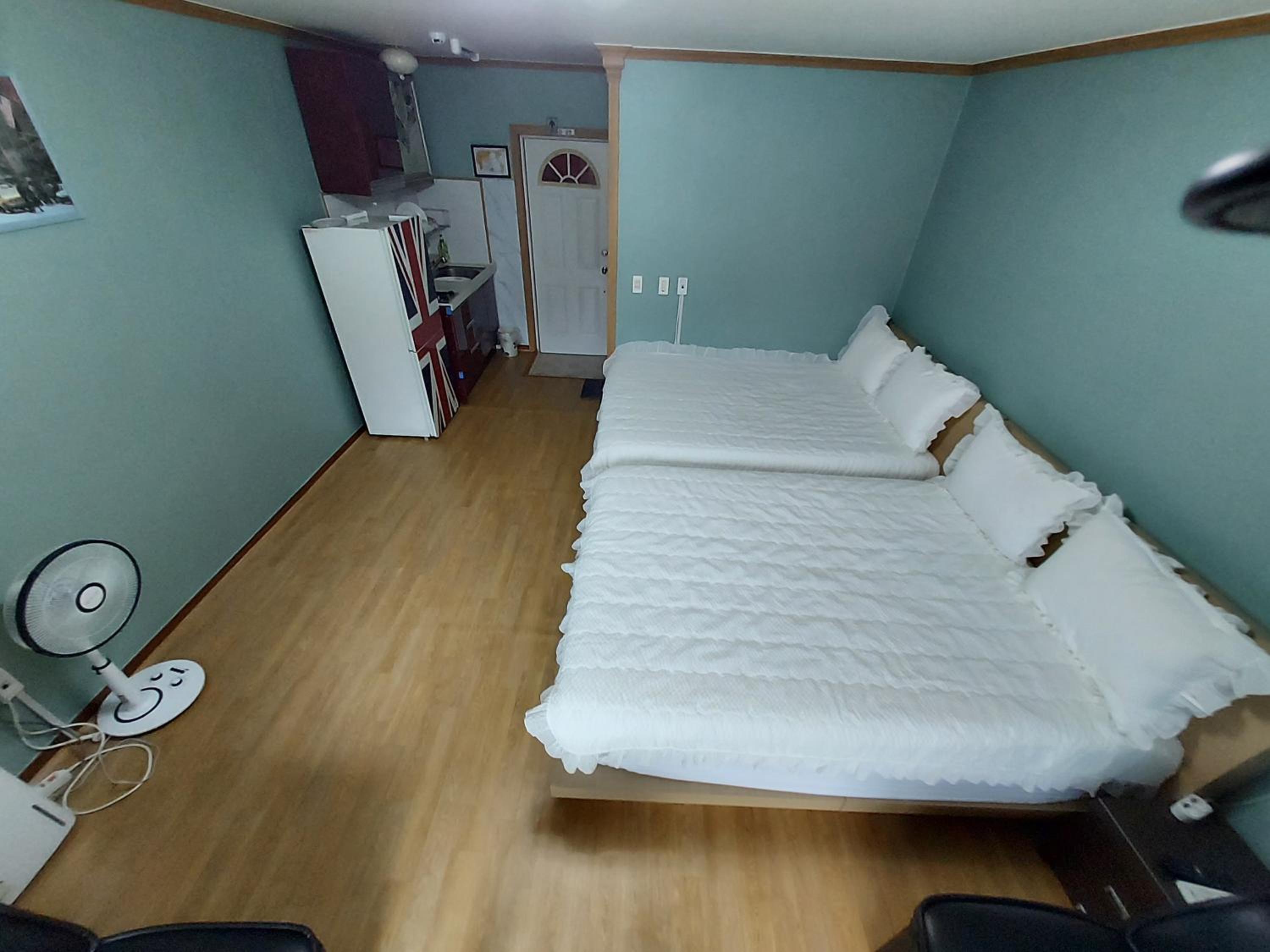 Superior Queen Room with Two Queen Beds photo 3