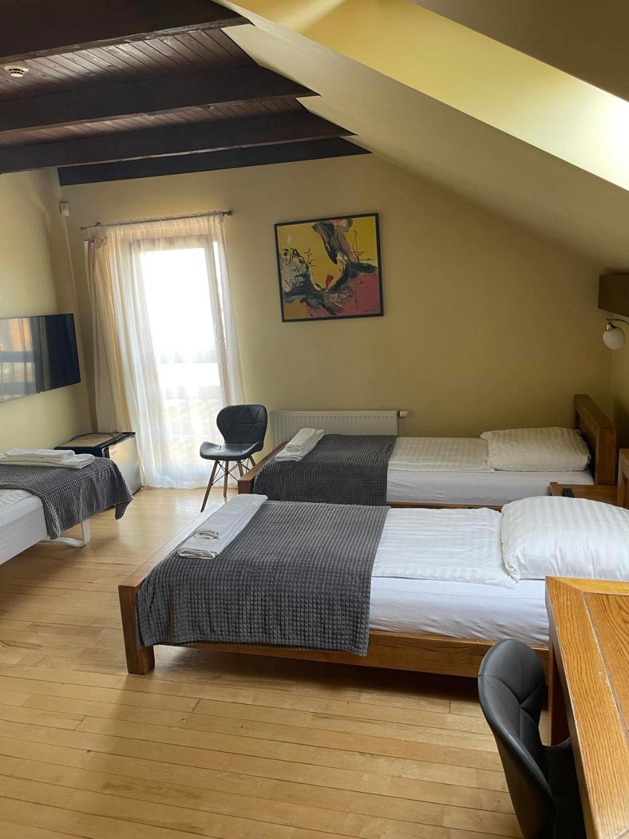 Triple Room with Shower - Photo 2