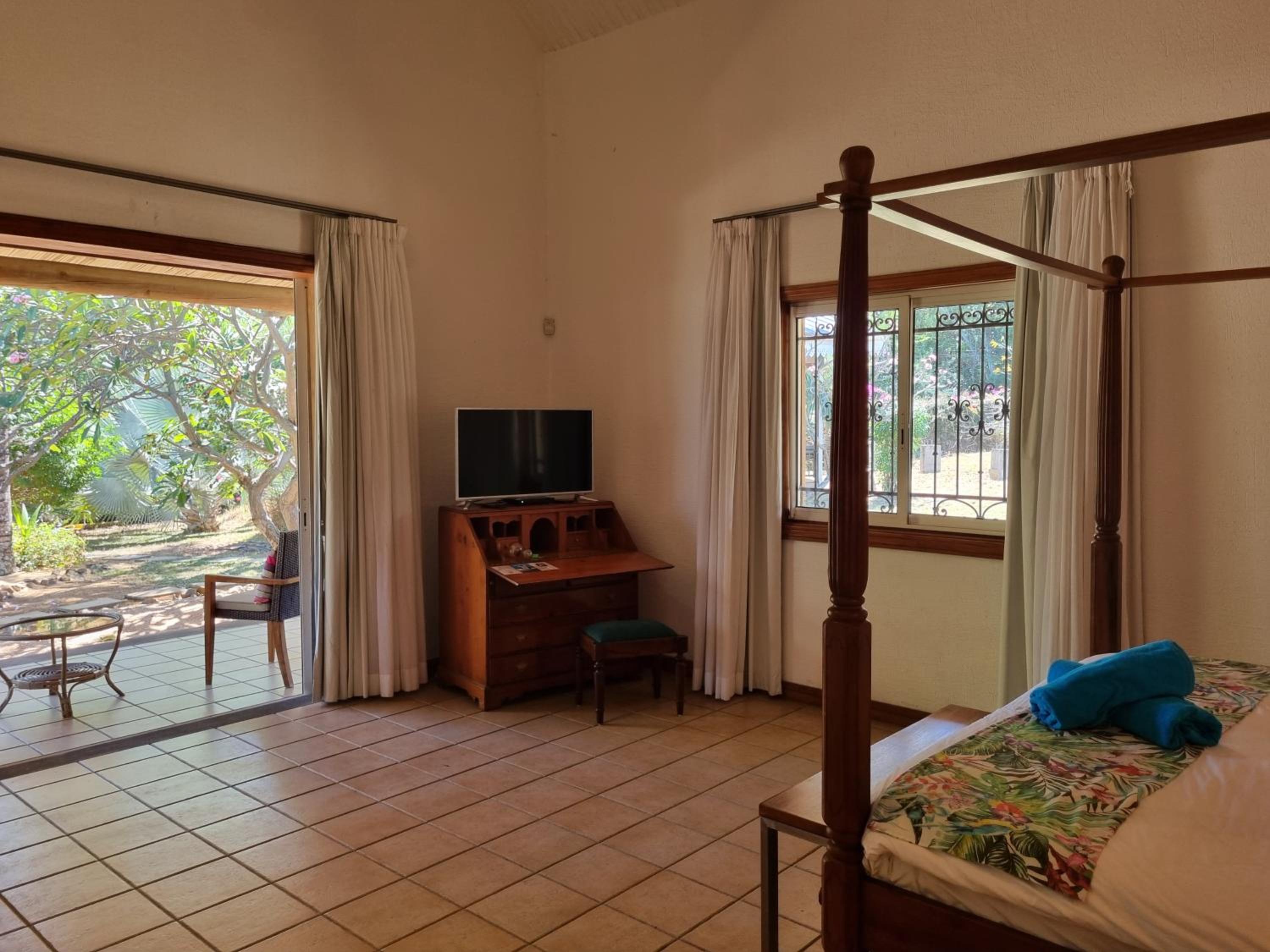 Family Room with Garden View photo 3