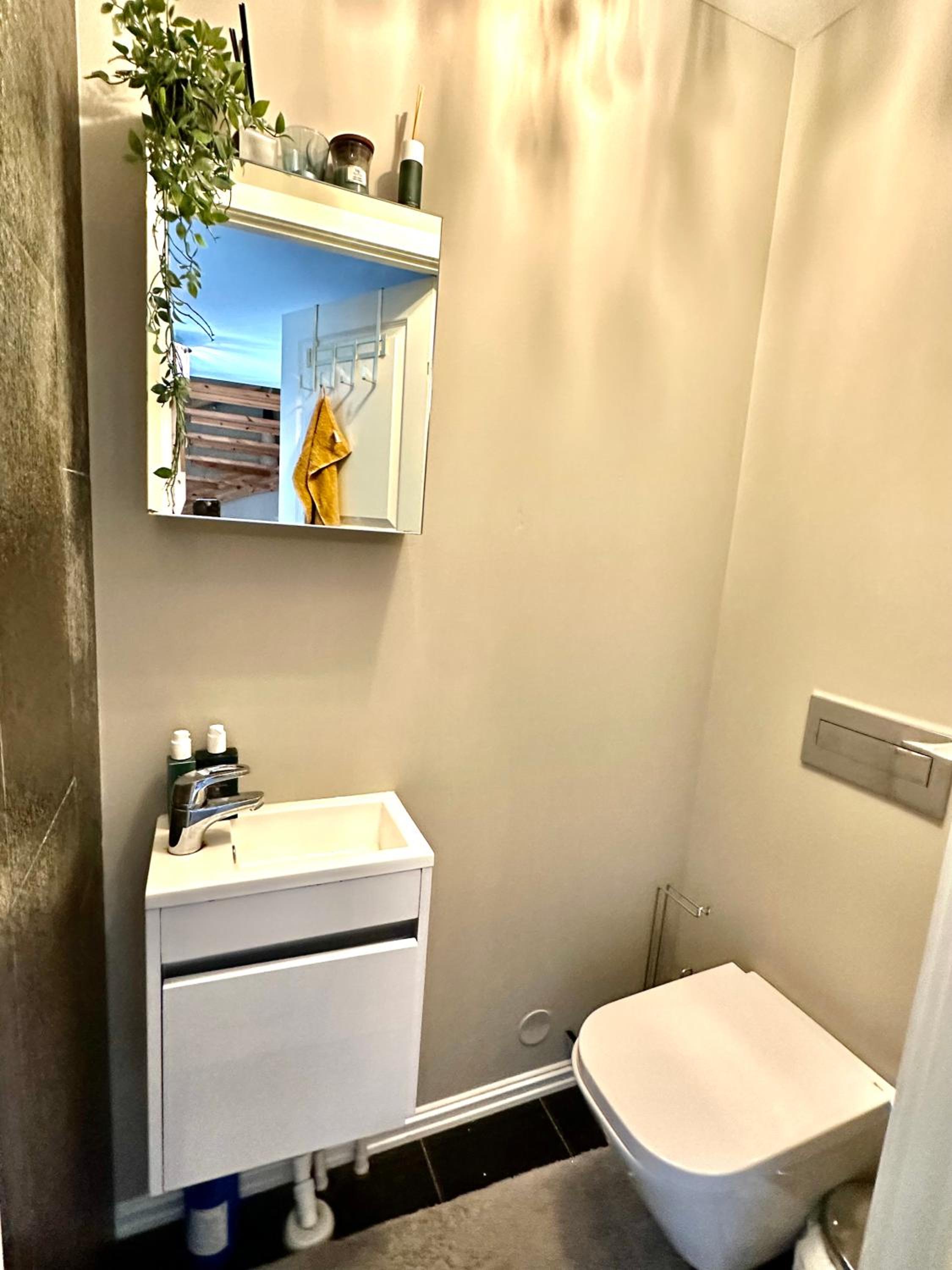 Double Or Twin Room With Shared Bathroom photo 3