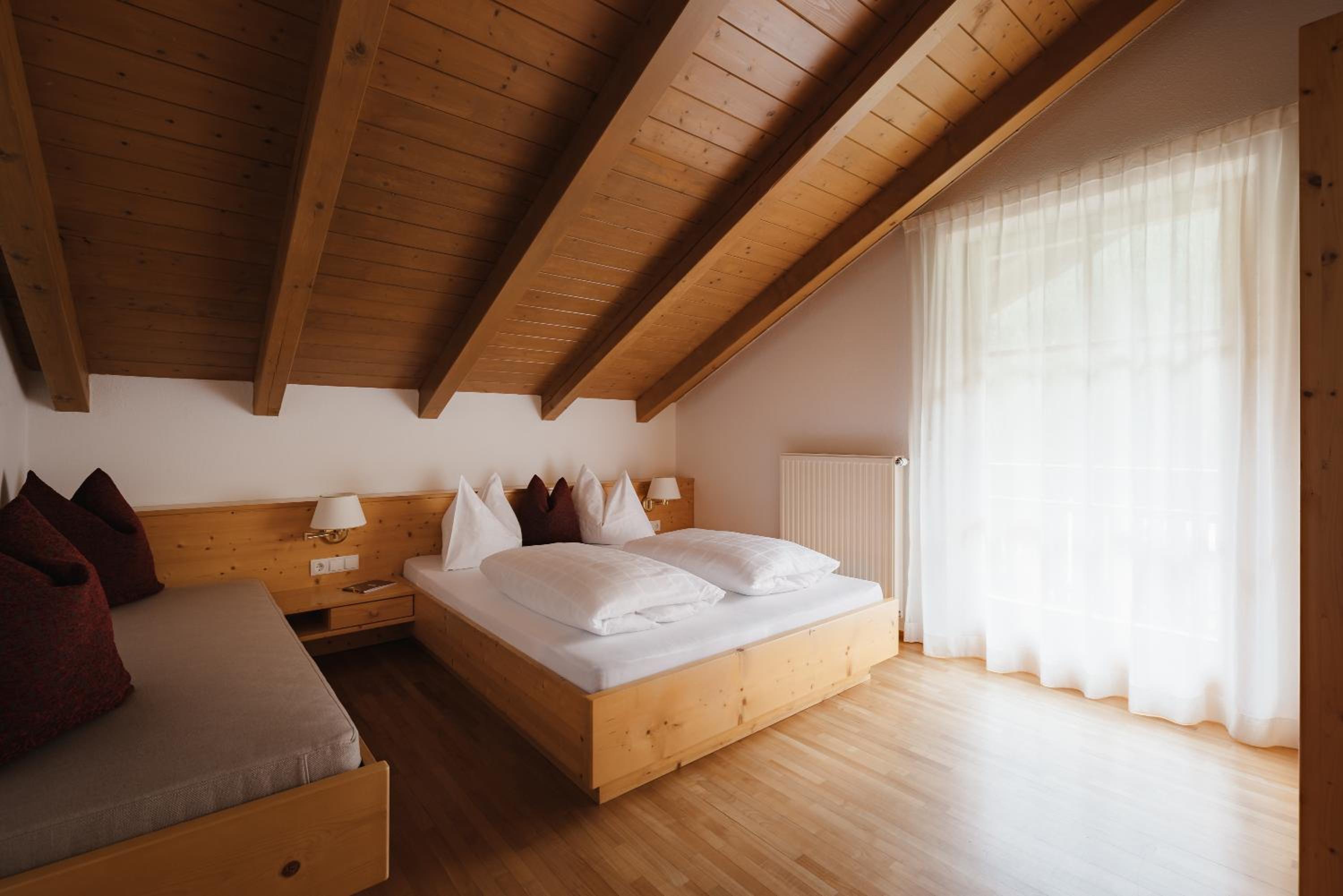 Two-Bedroom Apartment with Mountain View