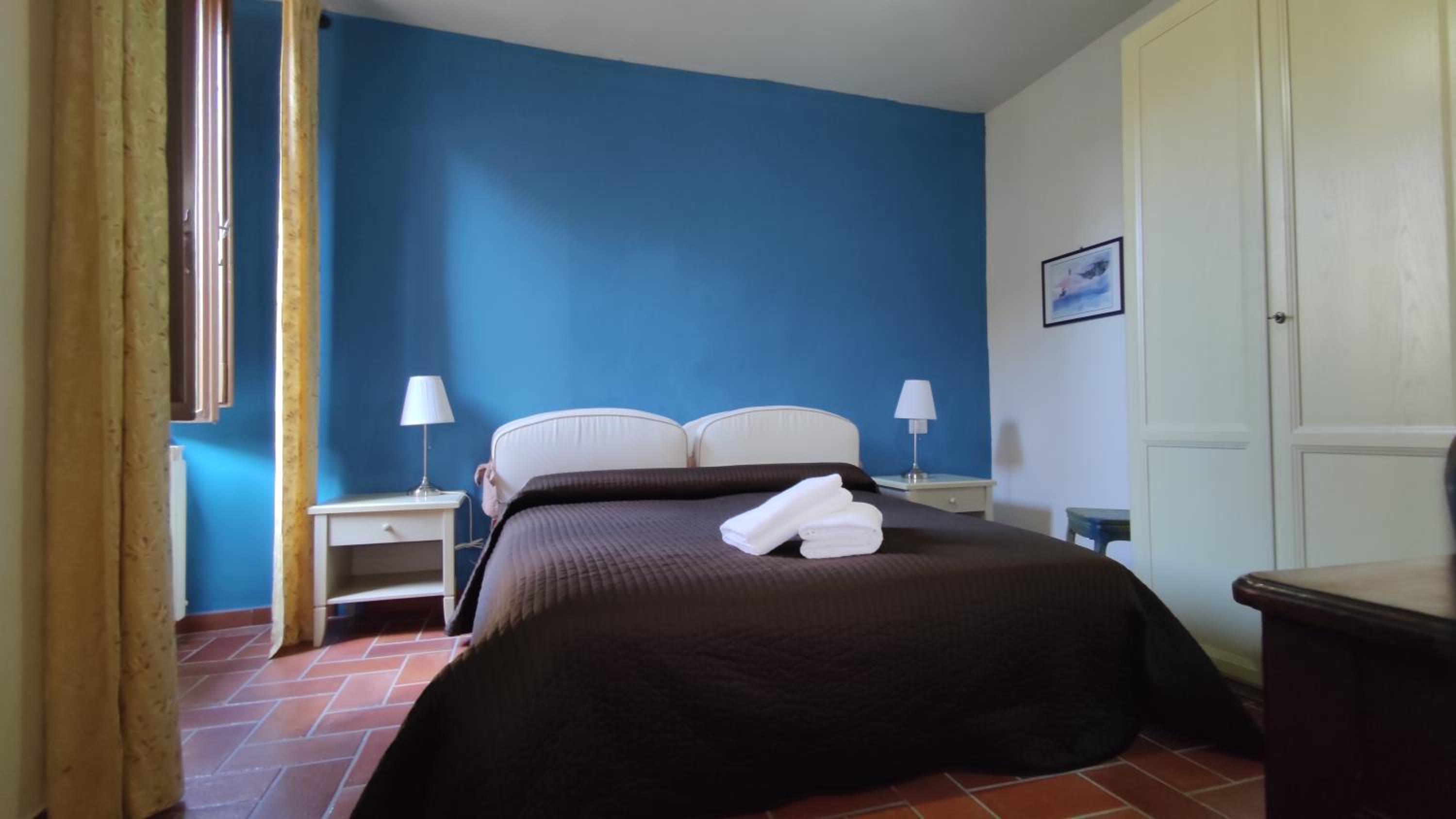 Large Double Room photo 3