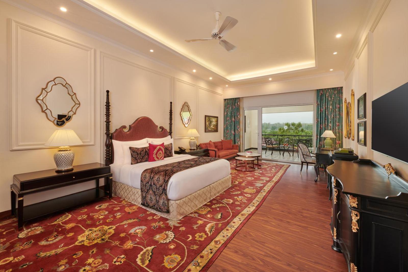 Manager's Suite - - 10% Discount on Foods & Soft Beverages* | 15% Discounts on Laundry Services* | INR 500 spa credit during your stay on selective Massage services. TnC Apply.* | Free Minibar - 2 cans of soft Beverages (Once on Arrival) - Photo 2