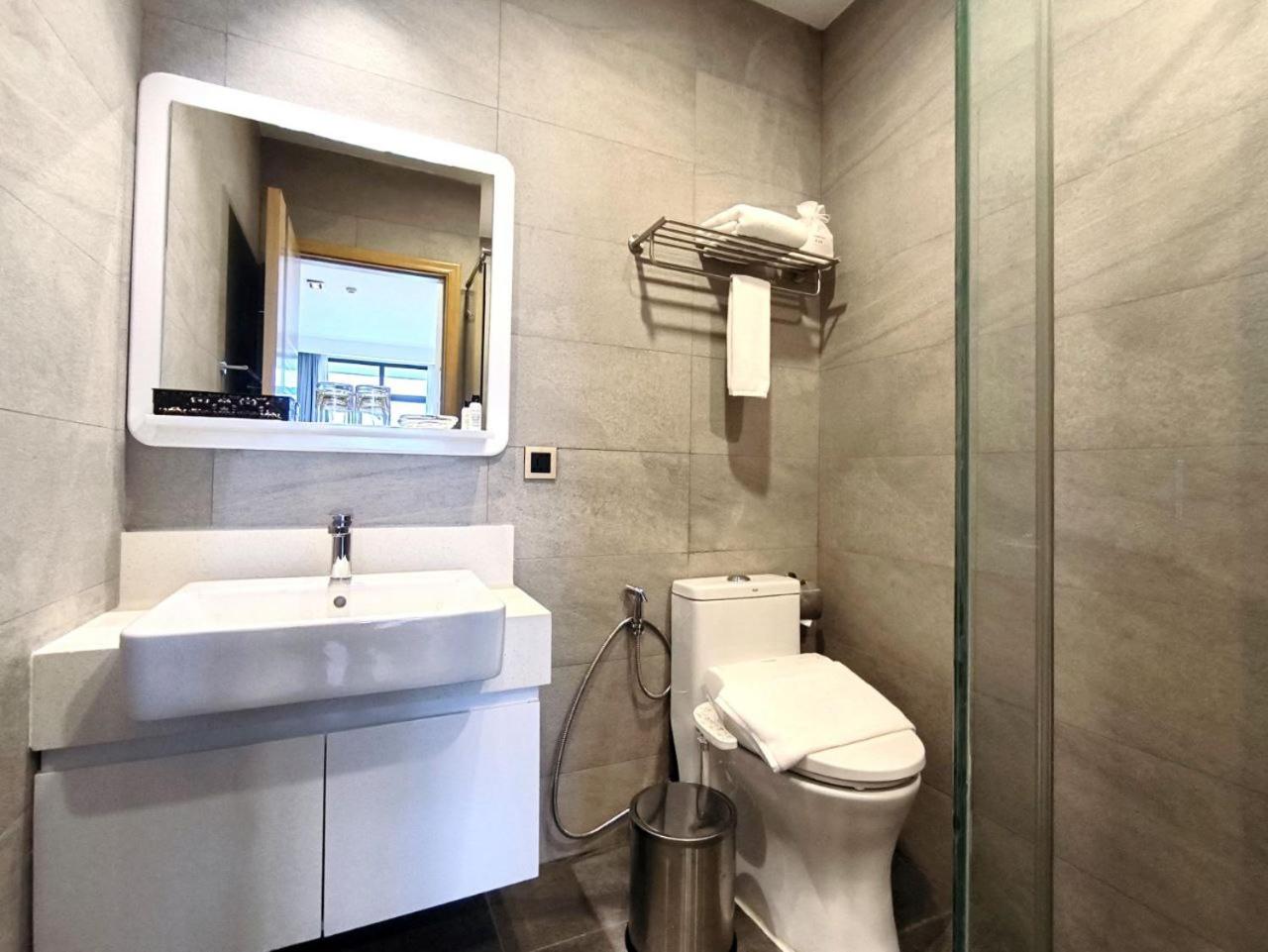 Deluxe Suite - Photo 7
