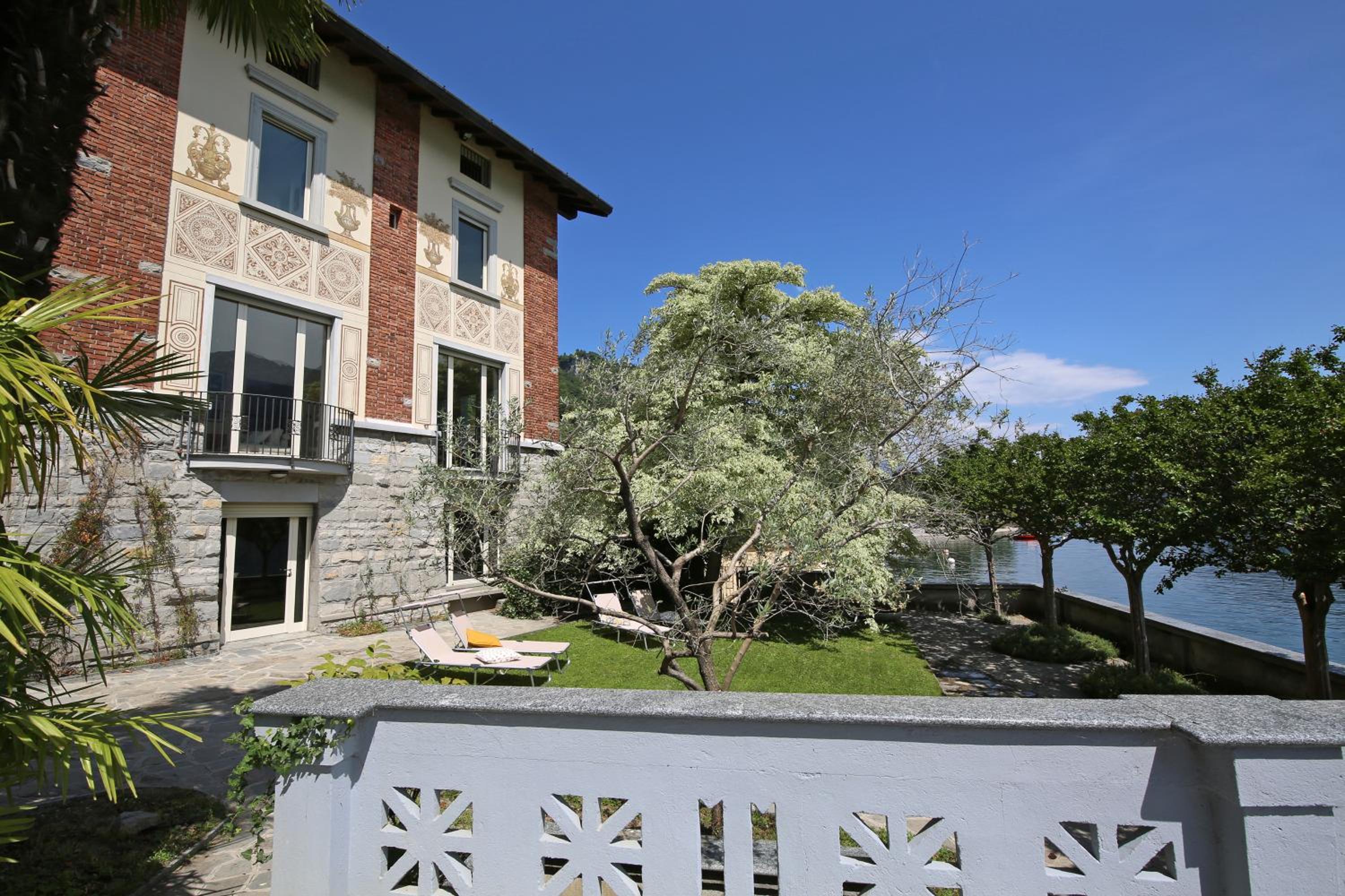 Villa photo 3