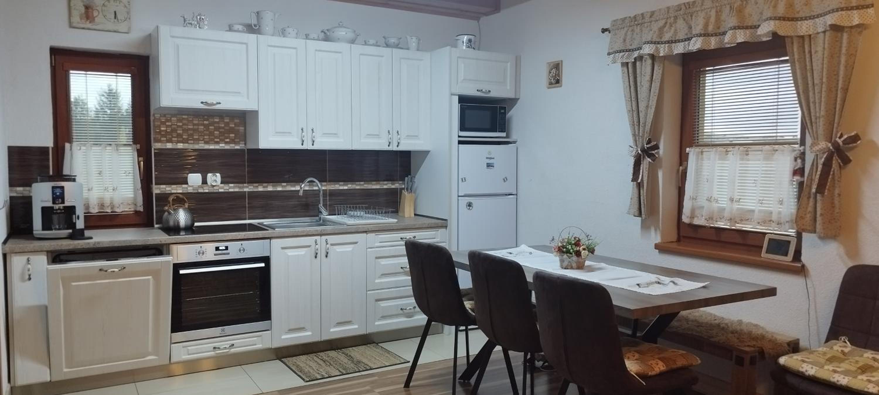 Two-Bedroom House photo 2