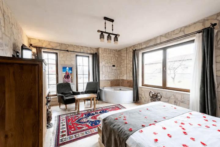 Queen Room with Spa Bath - Photo 8