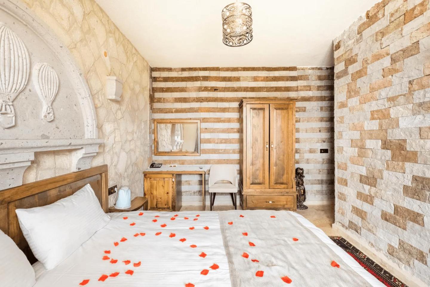 Standard Double Room - Photo 14