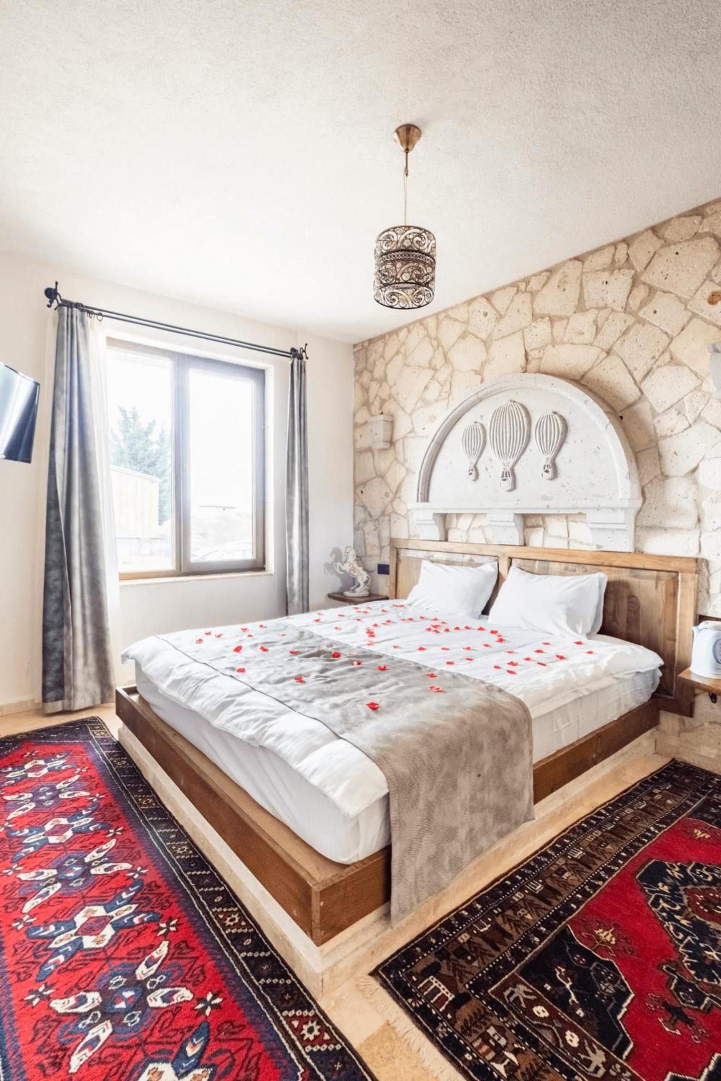Standard Double Room - Photo 11