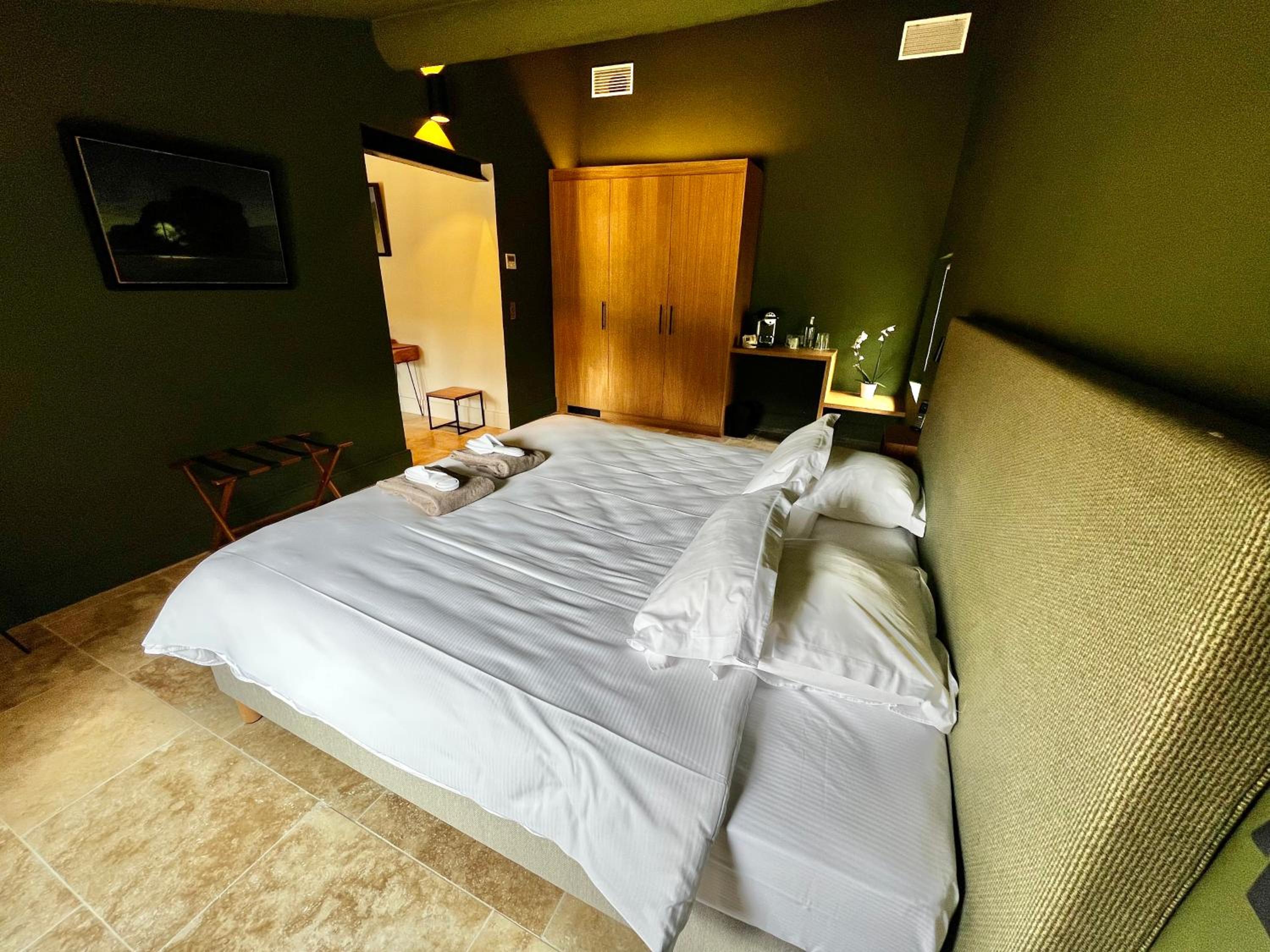 Queen Suite