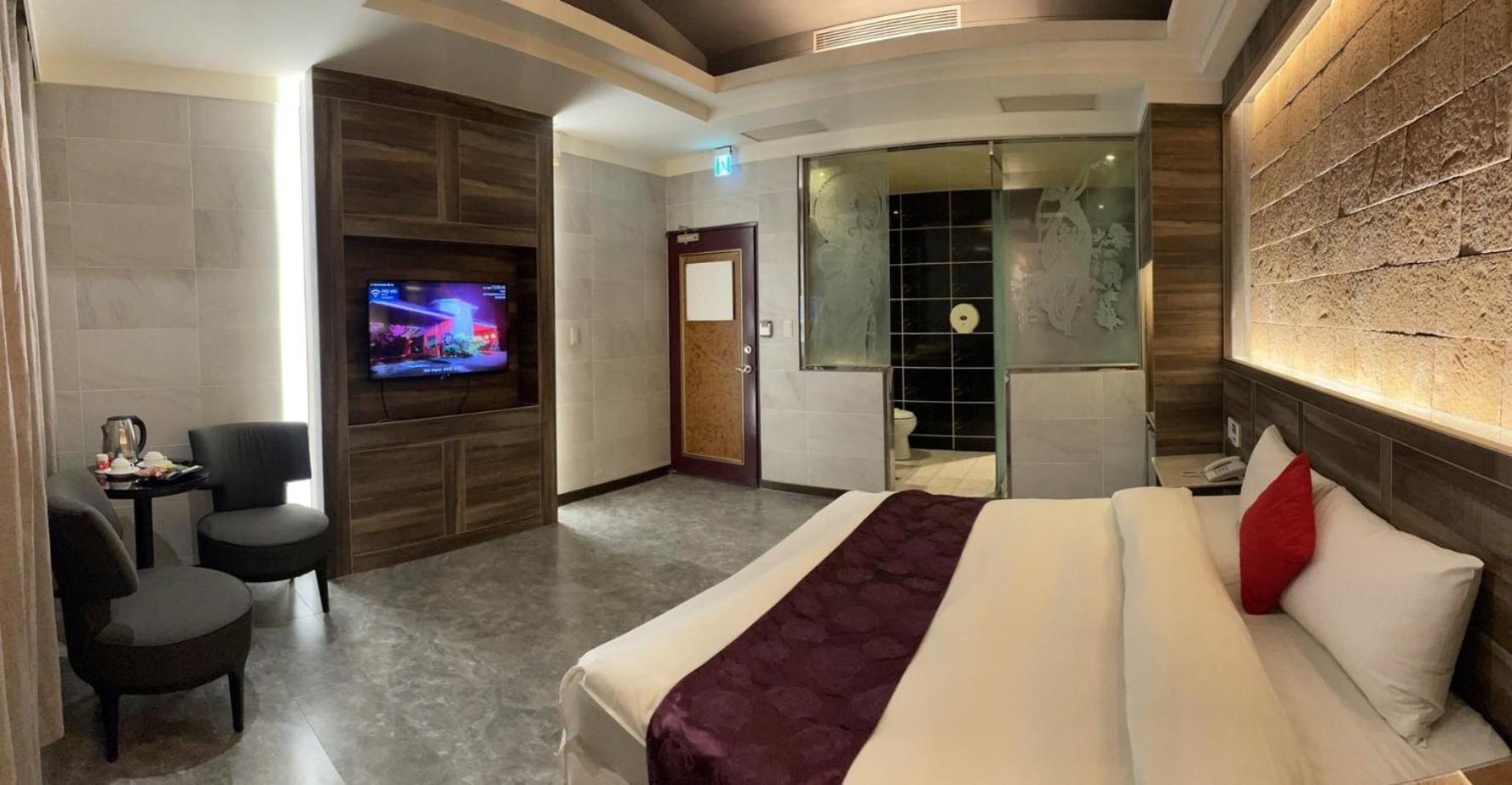 Deluxe Double Room photo 2