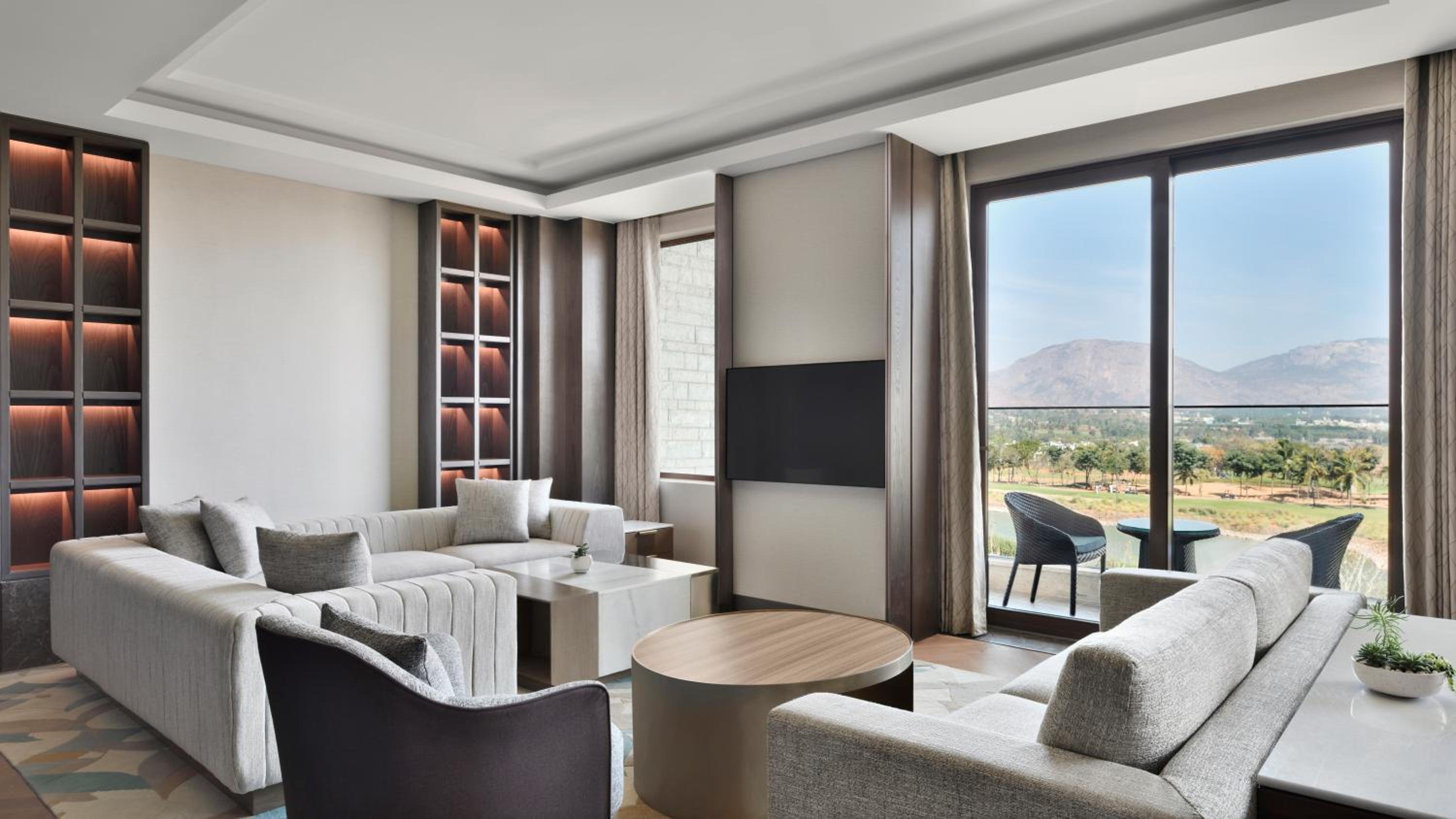 Luxury King Suite with Golf View – Club Lounge Access Luxury King Suite with Golf View – Club Lounge Access