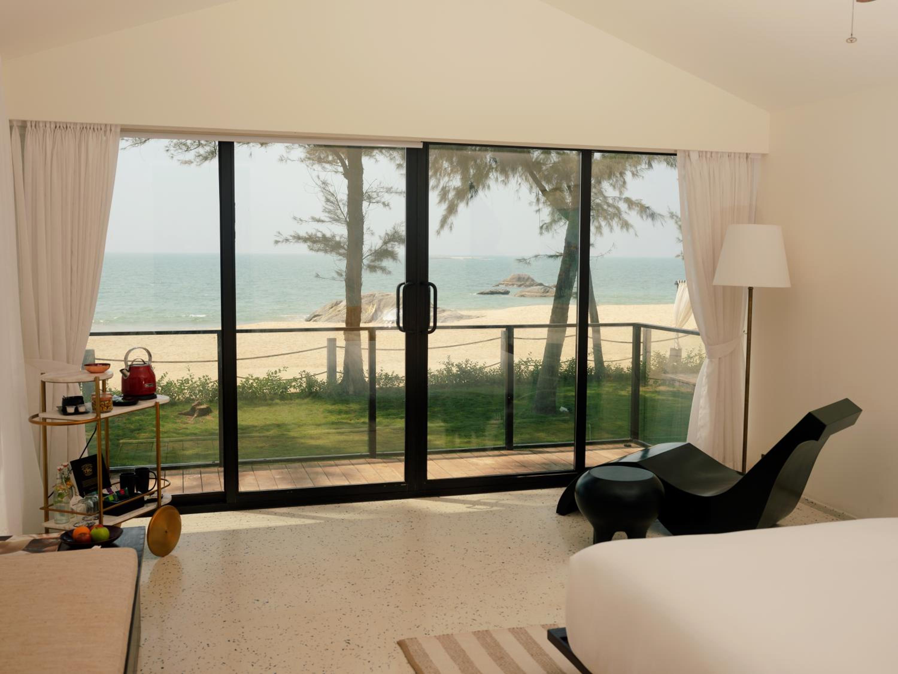 Ocean Front Premier Room - Photo 2