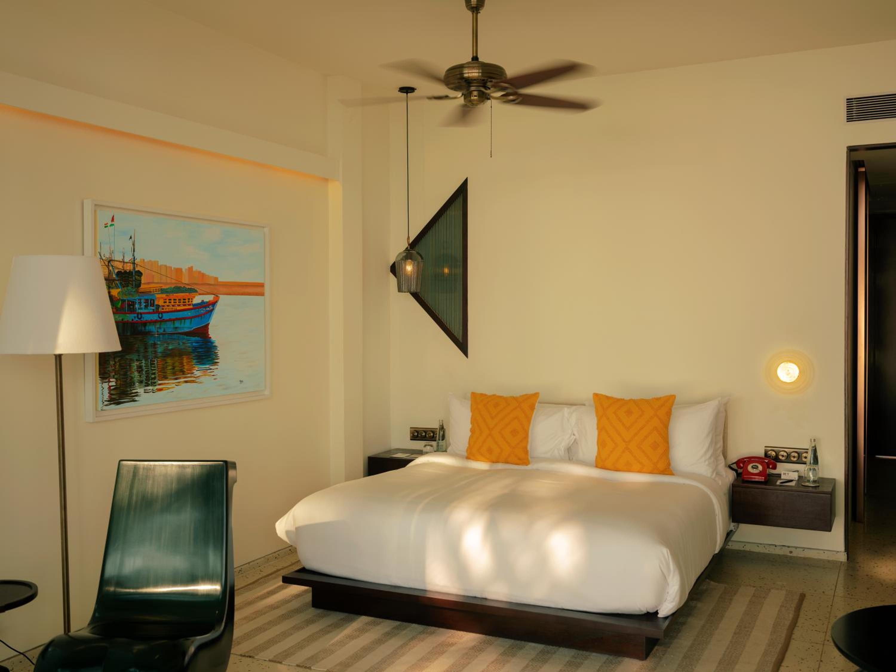 Ocean Front Premier Room - Photo 16