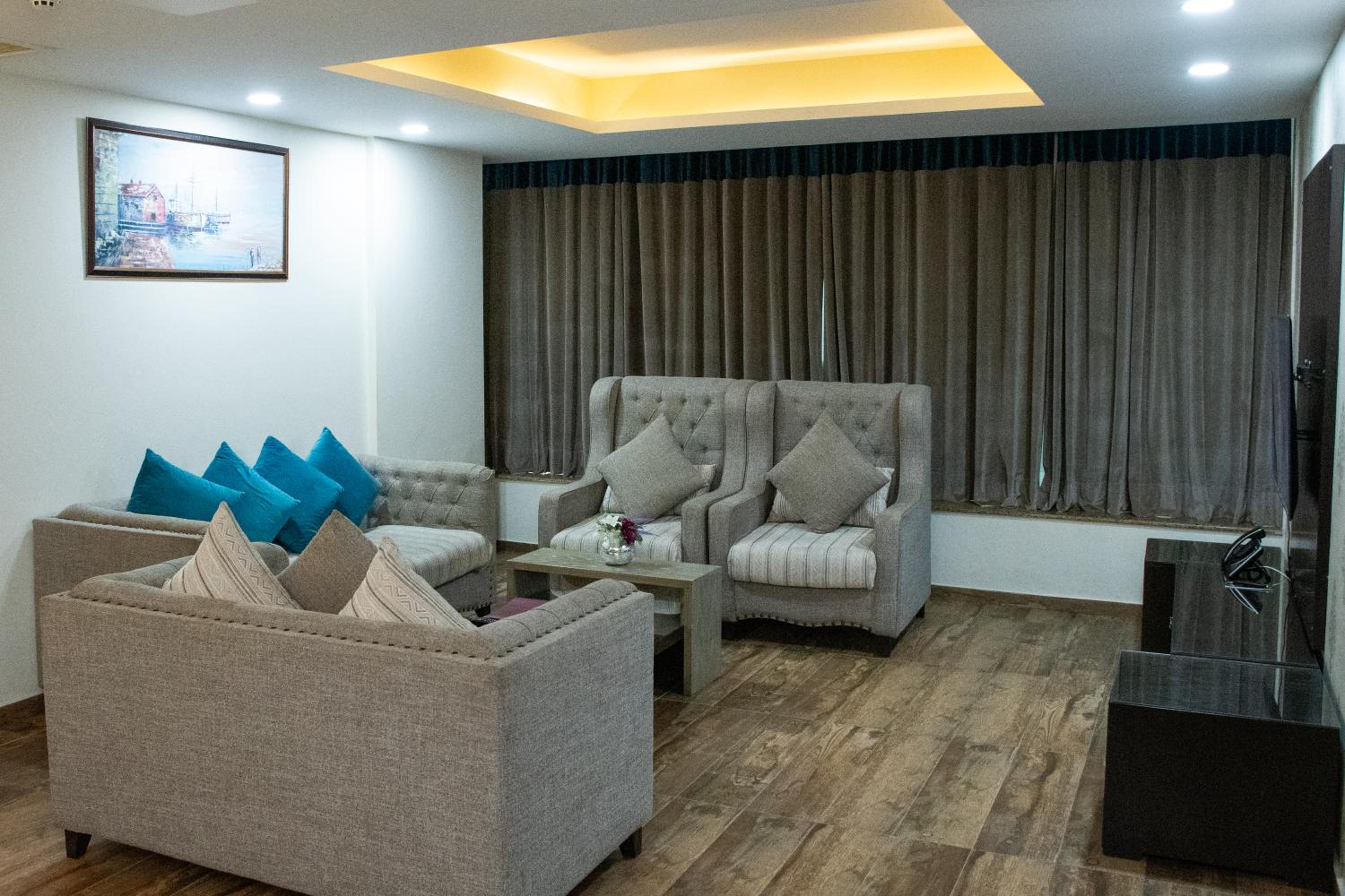 One-Bedroom Apartment - Photo 1
