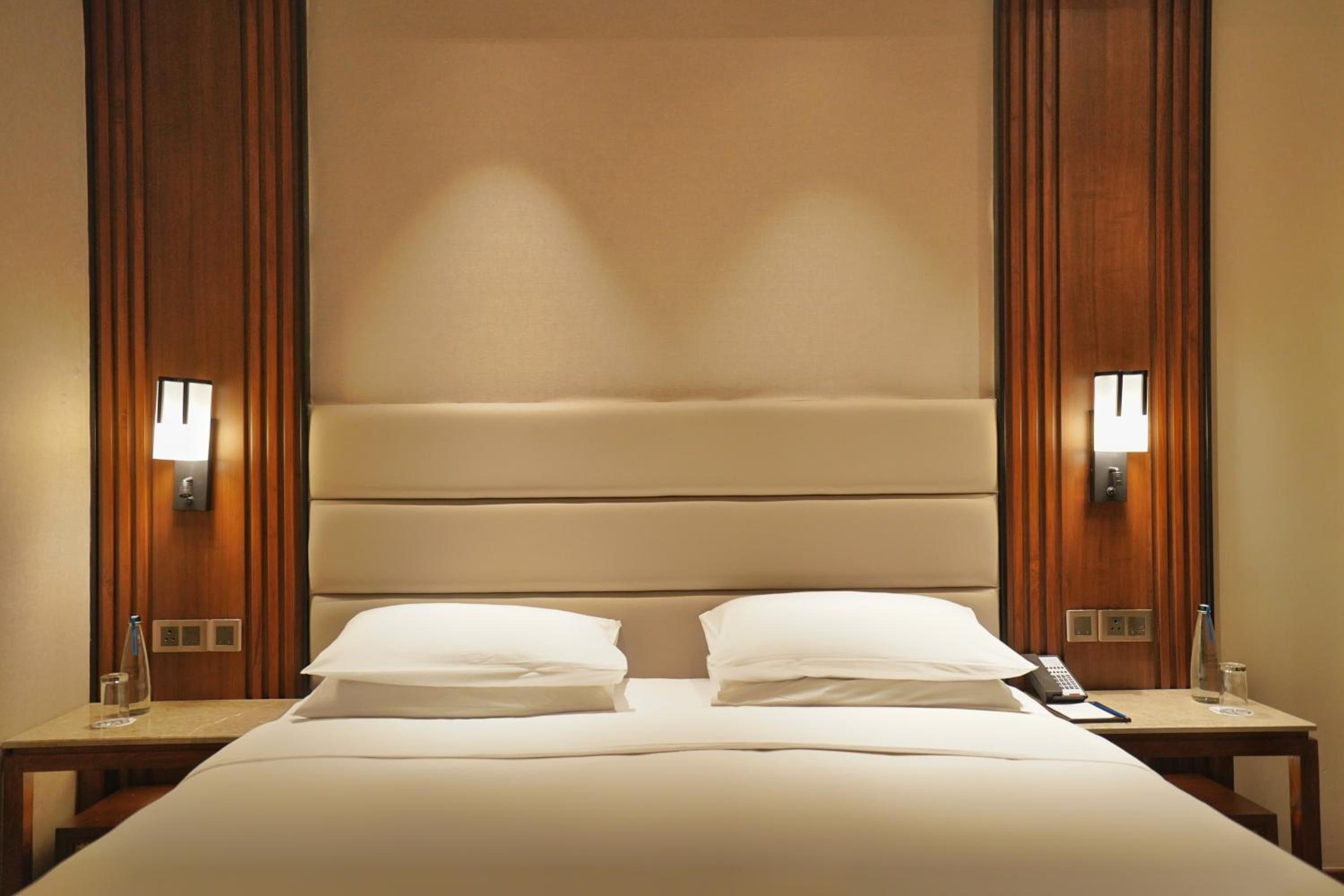 Deluxe Suite Deluxe Suite