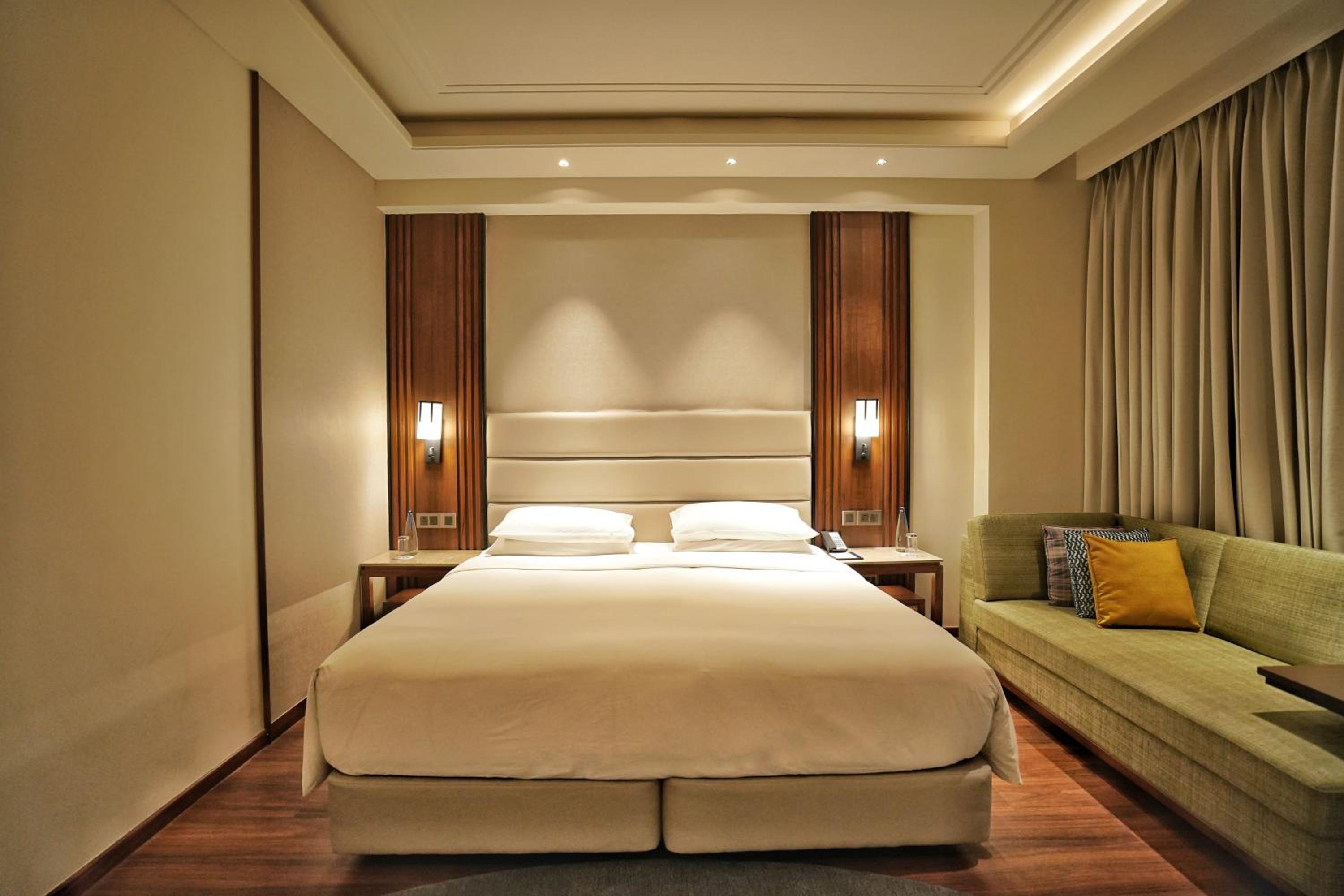 Deluxe Suite Deluxe Suite